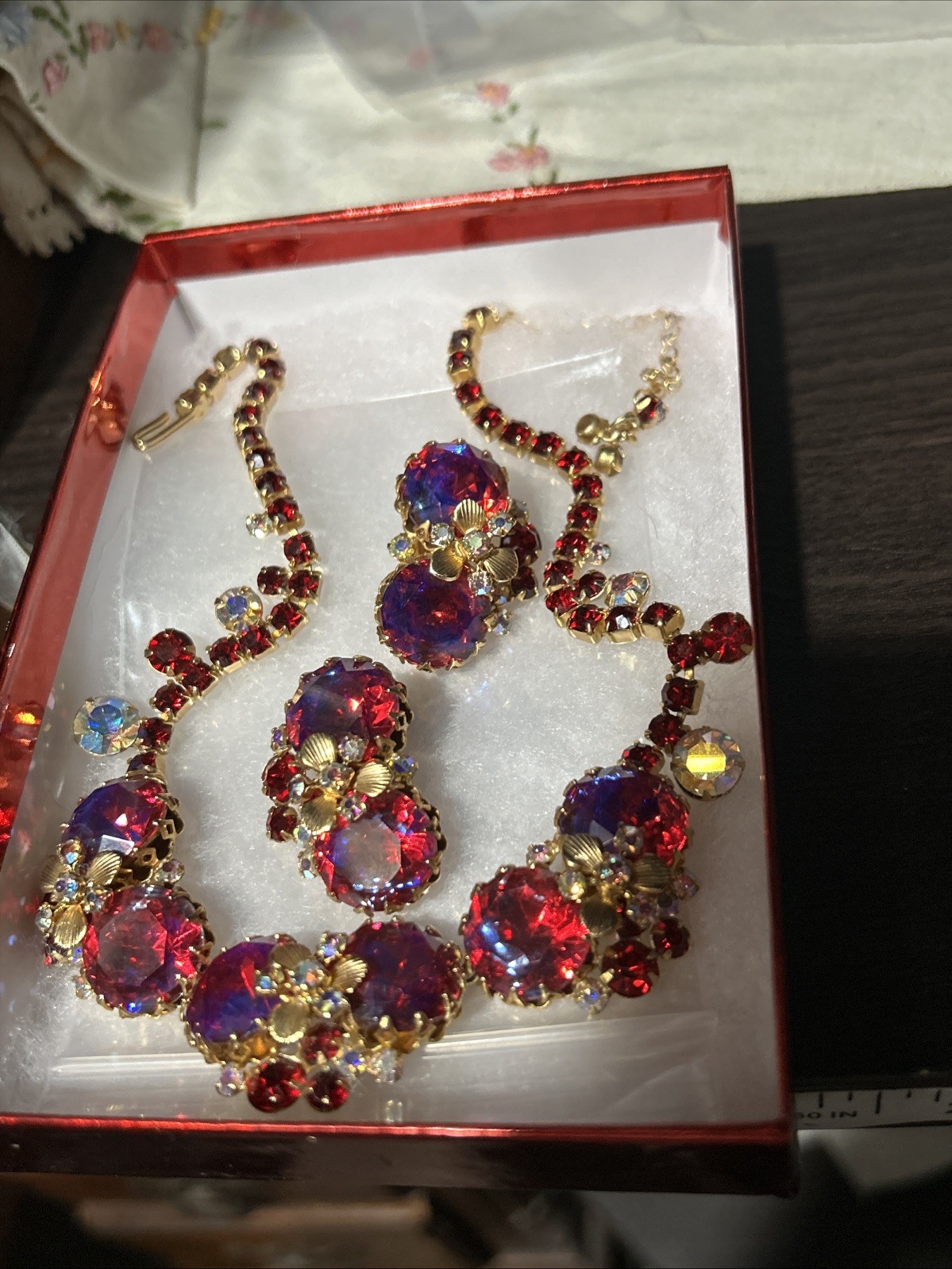 Vtg Stunning UnSigned REGENCY Iridescent Red Glass Stones AB Demi Parure Set