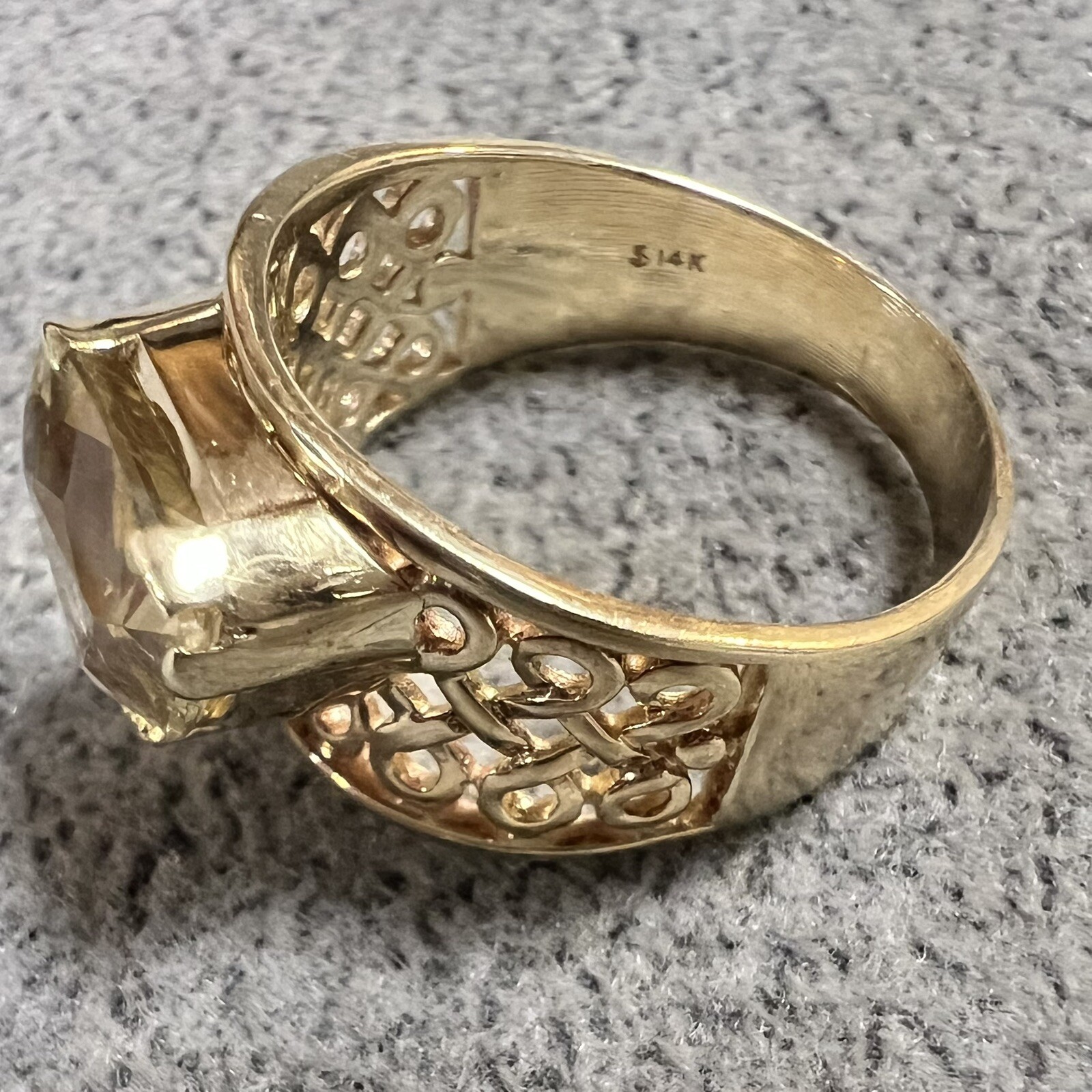 Vintage 14 Karat Yellow Gold Celtic Knot Natural Golden Beryl Ring Size 8.25