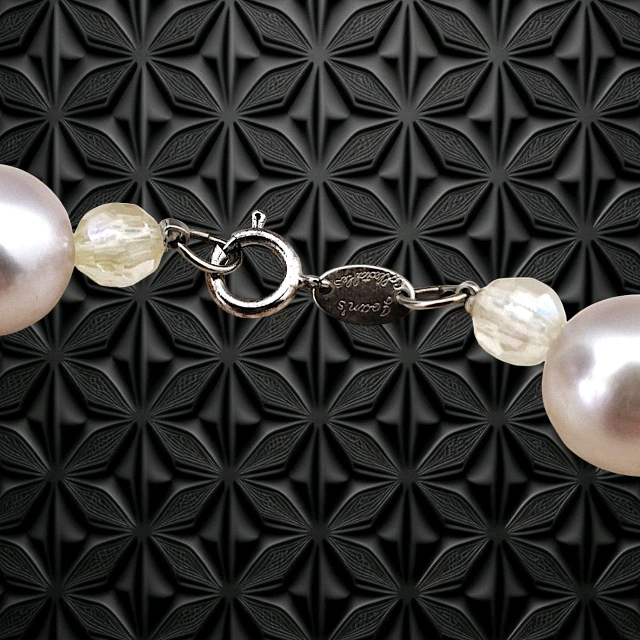 Joan’s Collectibles Vintage Faux Pearl Plastic Crystal Rhinestone Bead Necklace