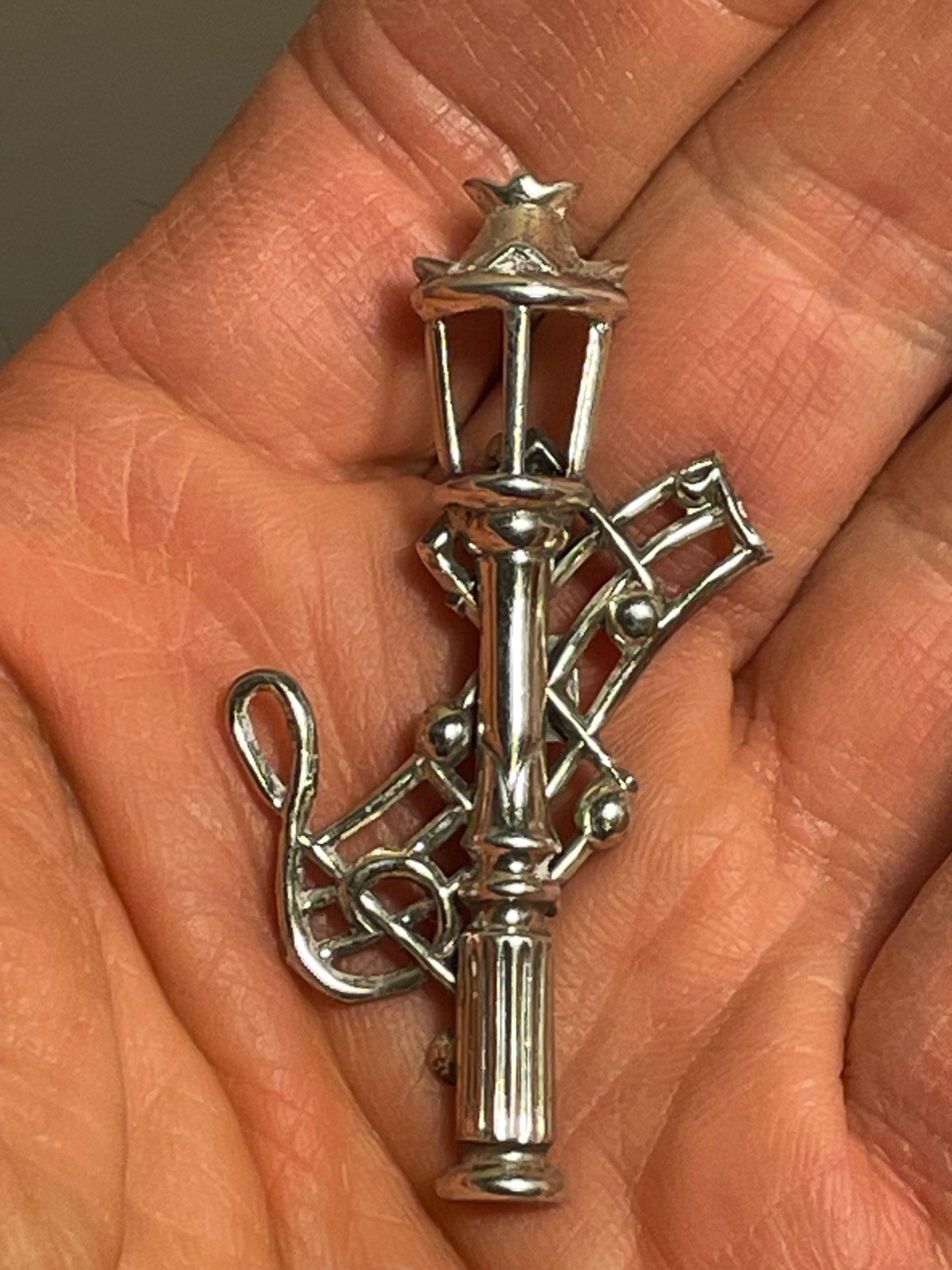 Vintage 1950’s Beau Sterling Lamp Post Intertwined w/Musical Notes Brooch