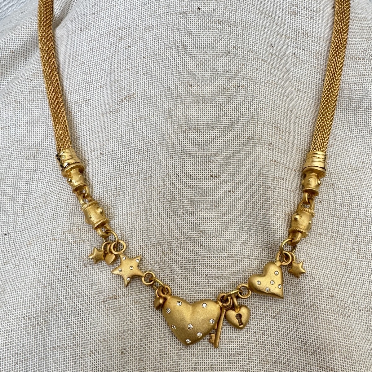 VTG 2PC Gold Tone Mesh Choker Pendant Charm Necklace Puff Heart Snap Closure
