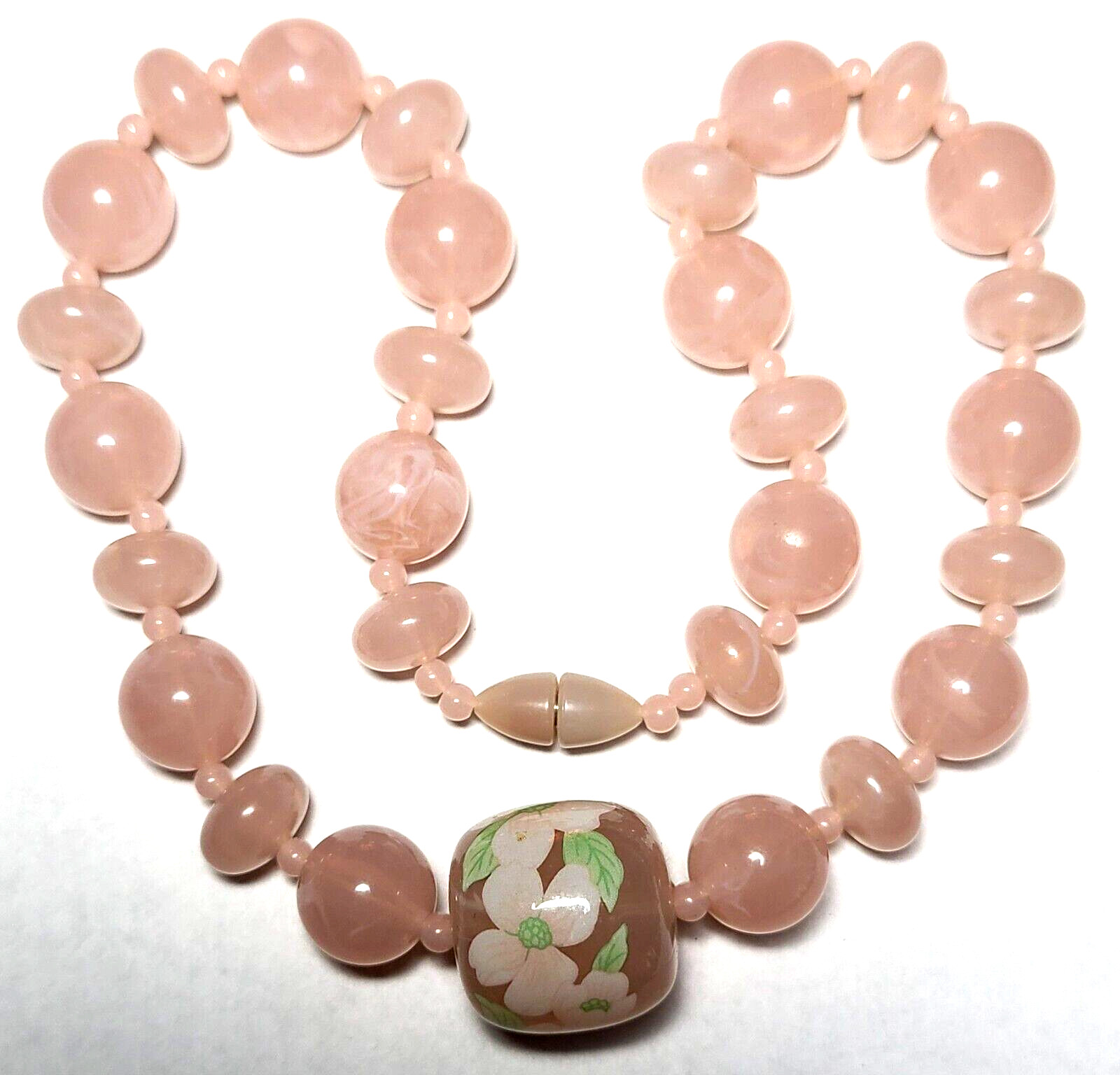 VINTAGE STUNNING BABY PINK LUCITE FLORAL NECKLACE