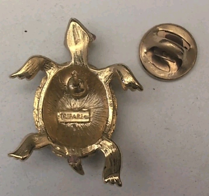 Vintage Signed TRIFARI Gold Tone Brown Enamel TURTLE Brooch Pin