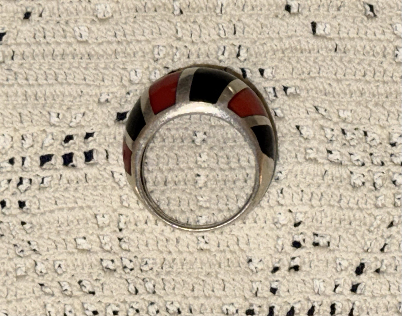 VINTAGE RED & BLACK CORAL INLAY STERLING SILVER DOME RING