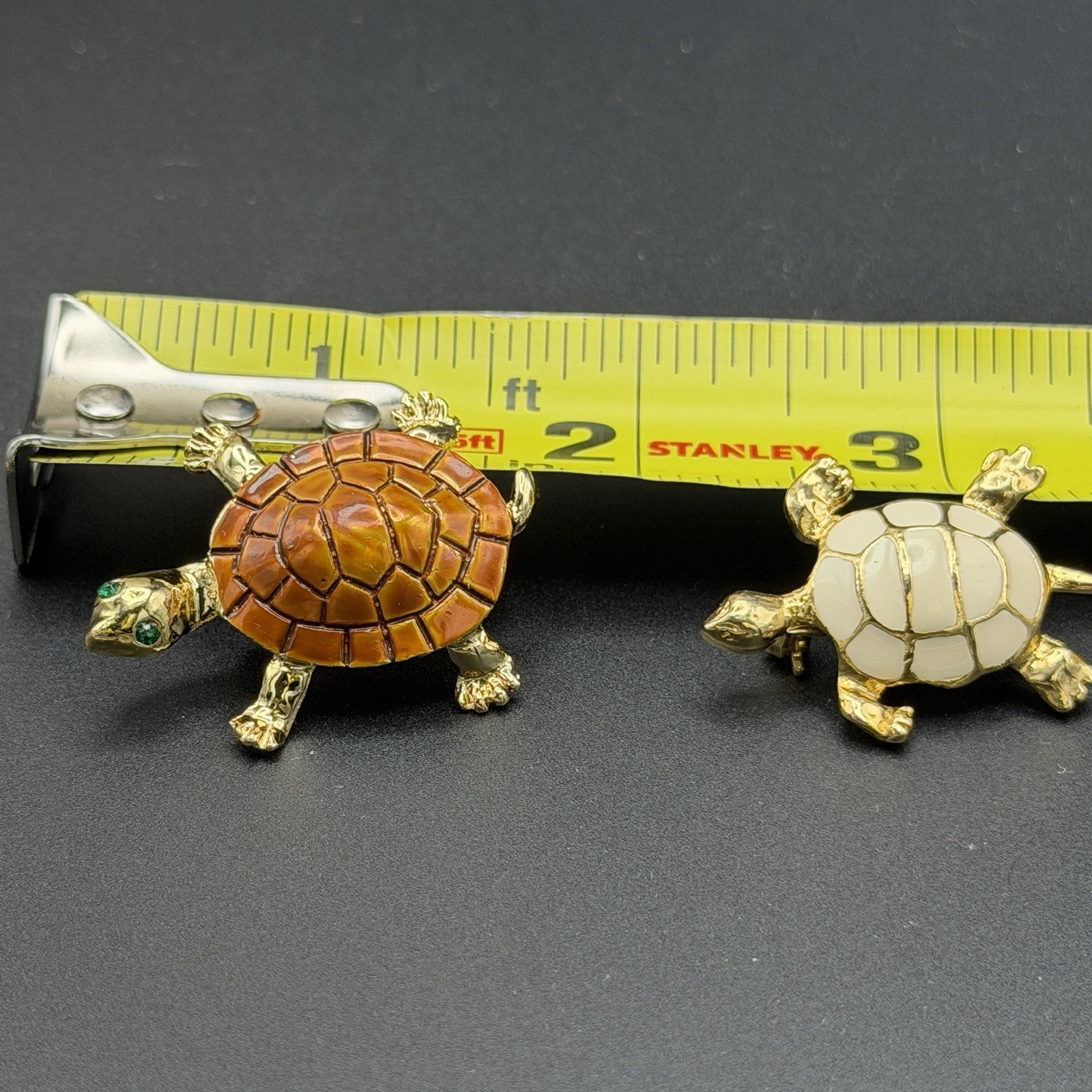 2 Vintage Turtles Brooch Enamel Gold tone metal Turtle Pin Jewelry Cream Orange