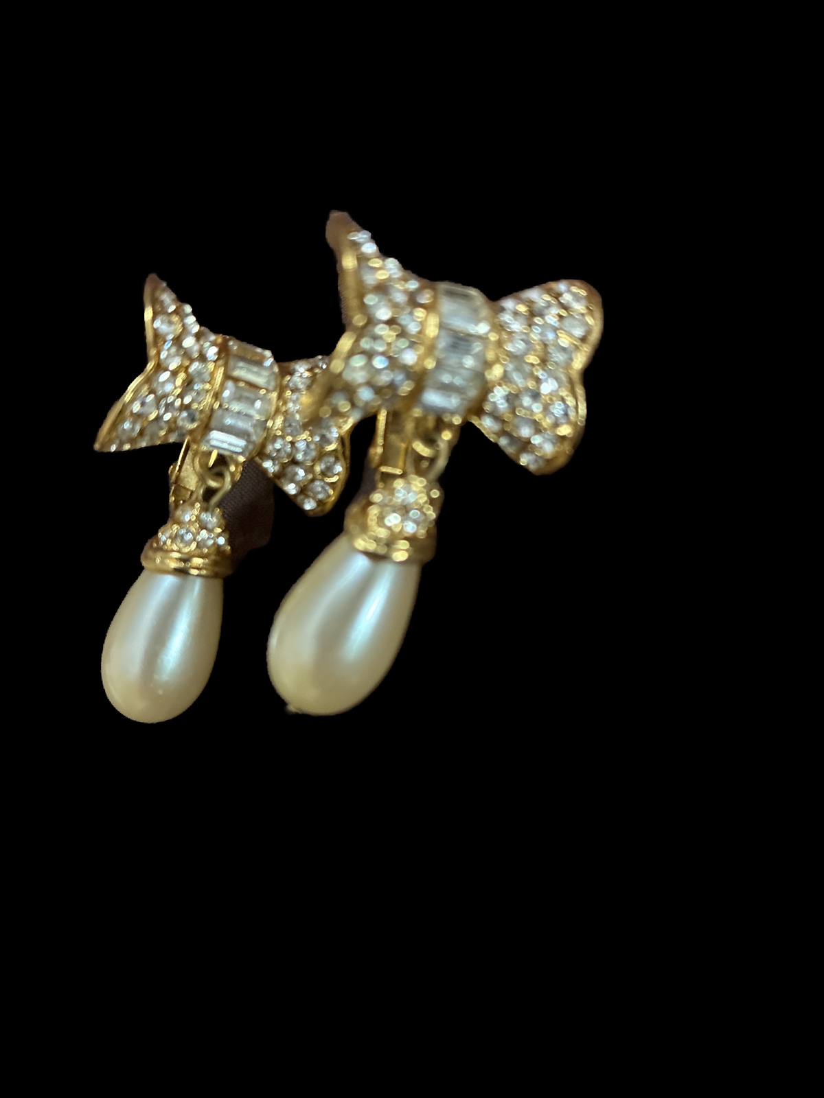 VINTAGE PATENT #3176475 FAUX-PEARL ADJUSTABLE CLIP-ON EARRINGS~Gold TONE Bow