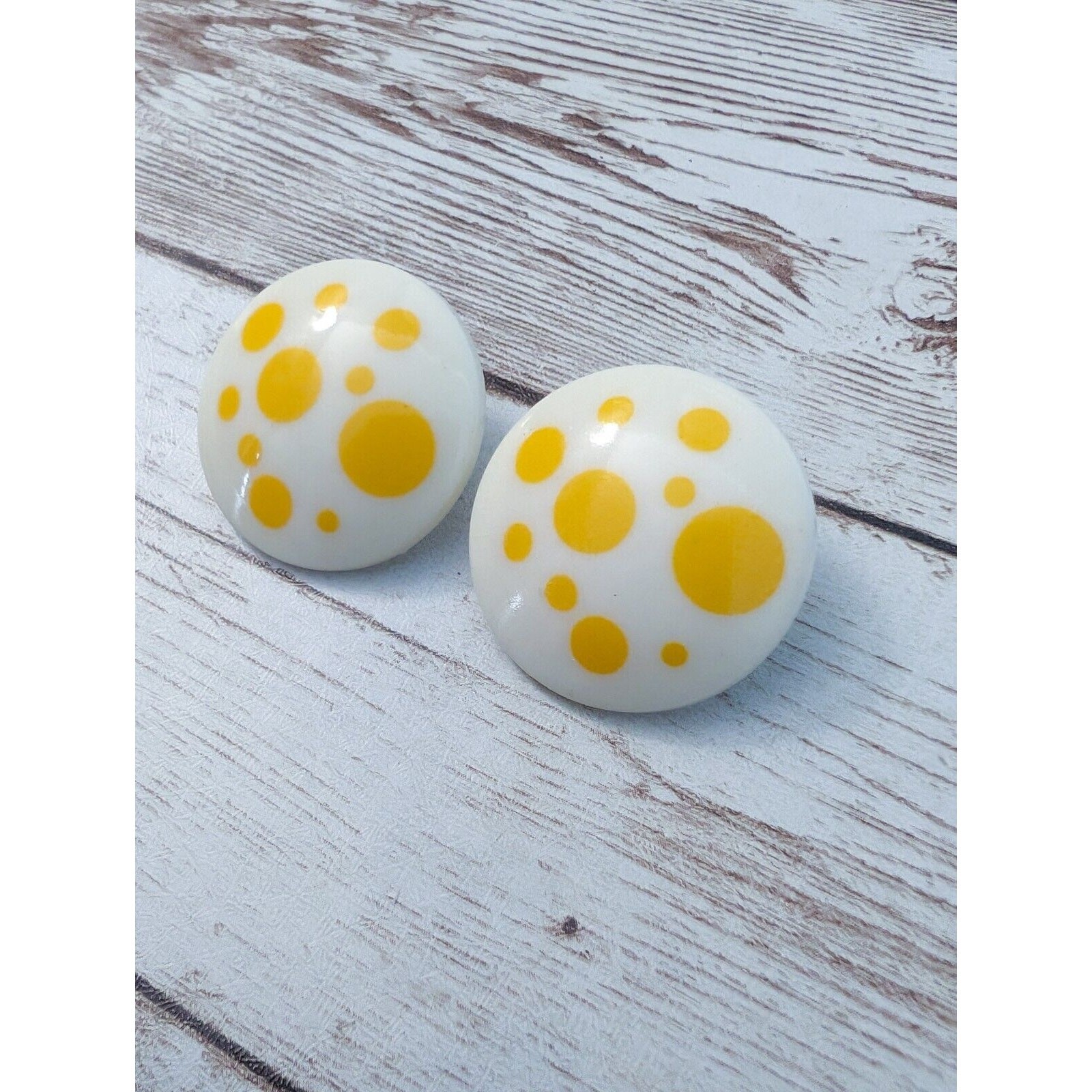 Vintage Earrings For Pierced Earrings – Off White with Yellow Spots