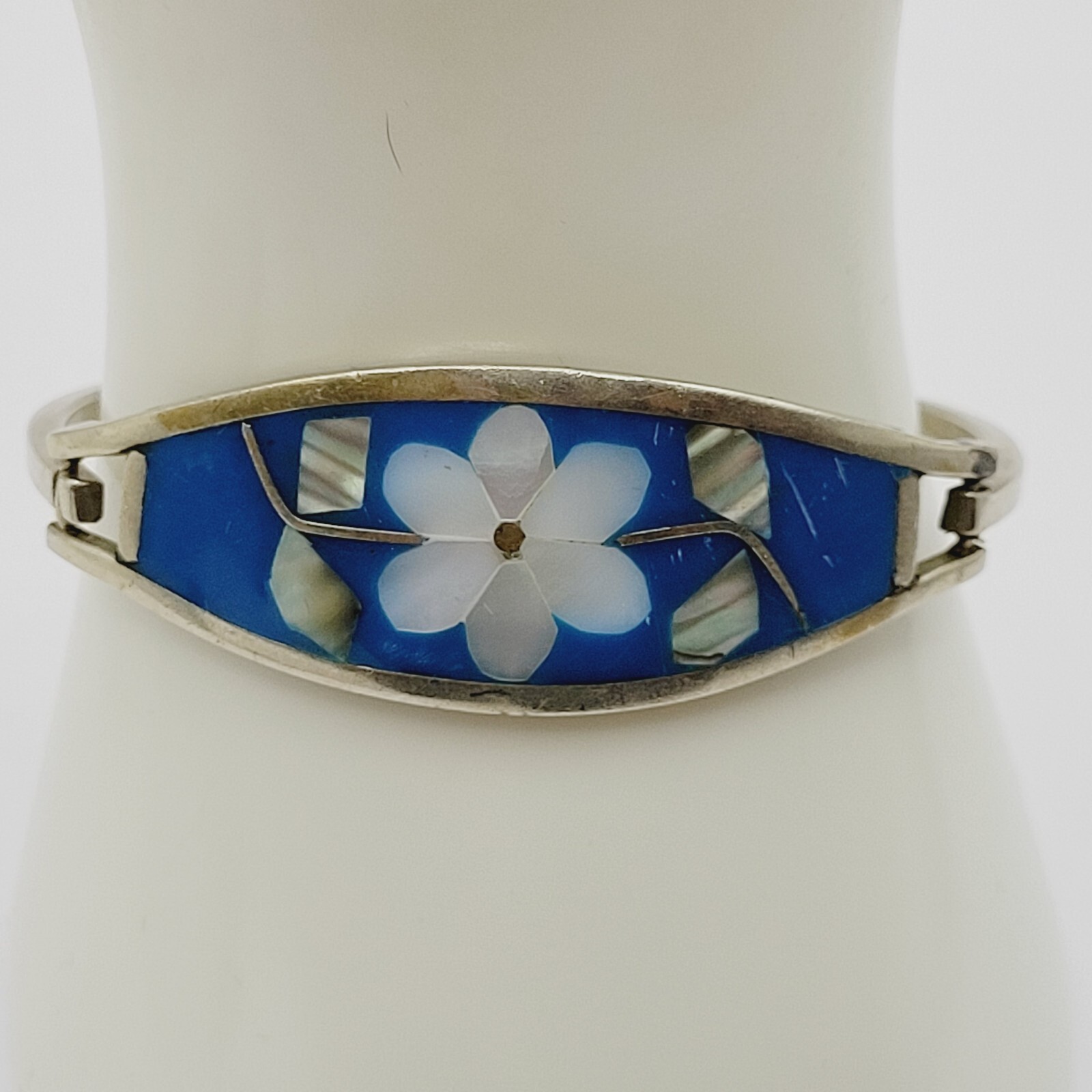 Inlaid MOP Abalone Shell Alpaca Mexico Silver Tone Vintage 1980s Hinged Bracelet
