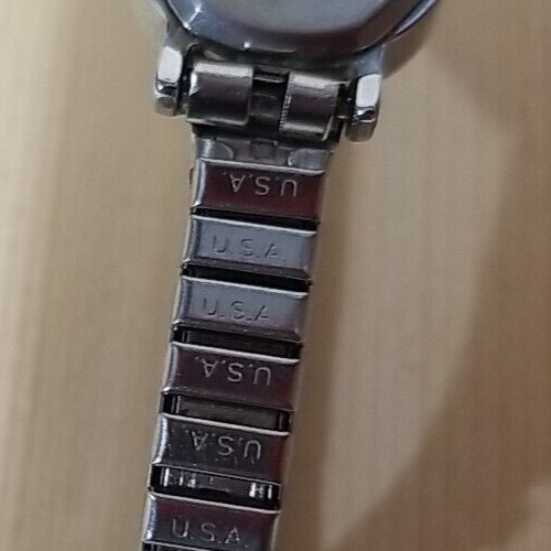 Vtg Ladies Timex Stretch Band Wristwatch Watch Silver Tone UNTESTED Parts Repair