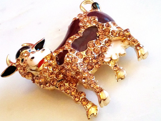 RHINESTONE COW BROOCH!Brown & White Enamel.Sparkling Amber Rhinestones.Gold Tone