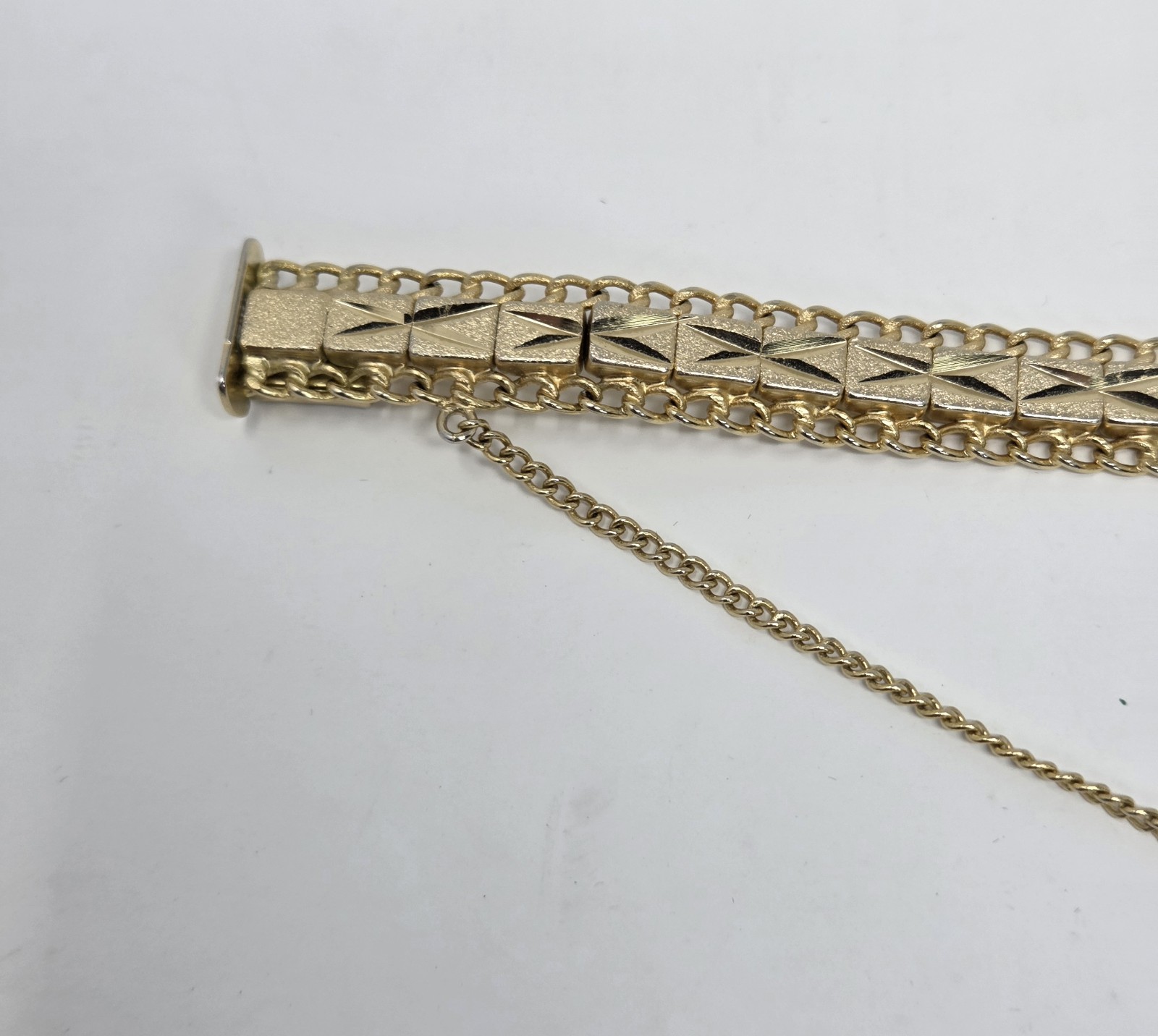 Vintage Gold Tone Diamond Cut Link Bracelet Box Clasp Safety Chain Mid Century