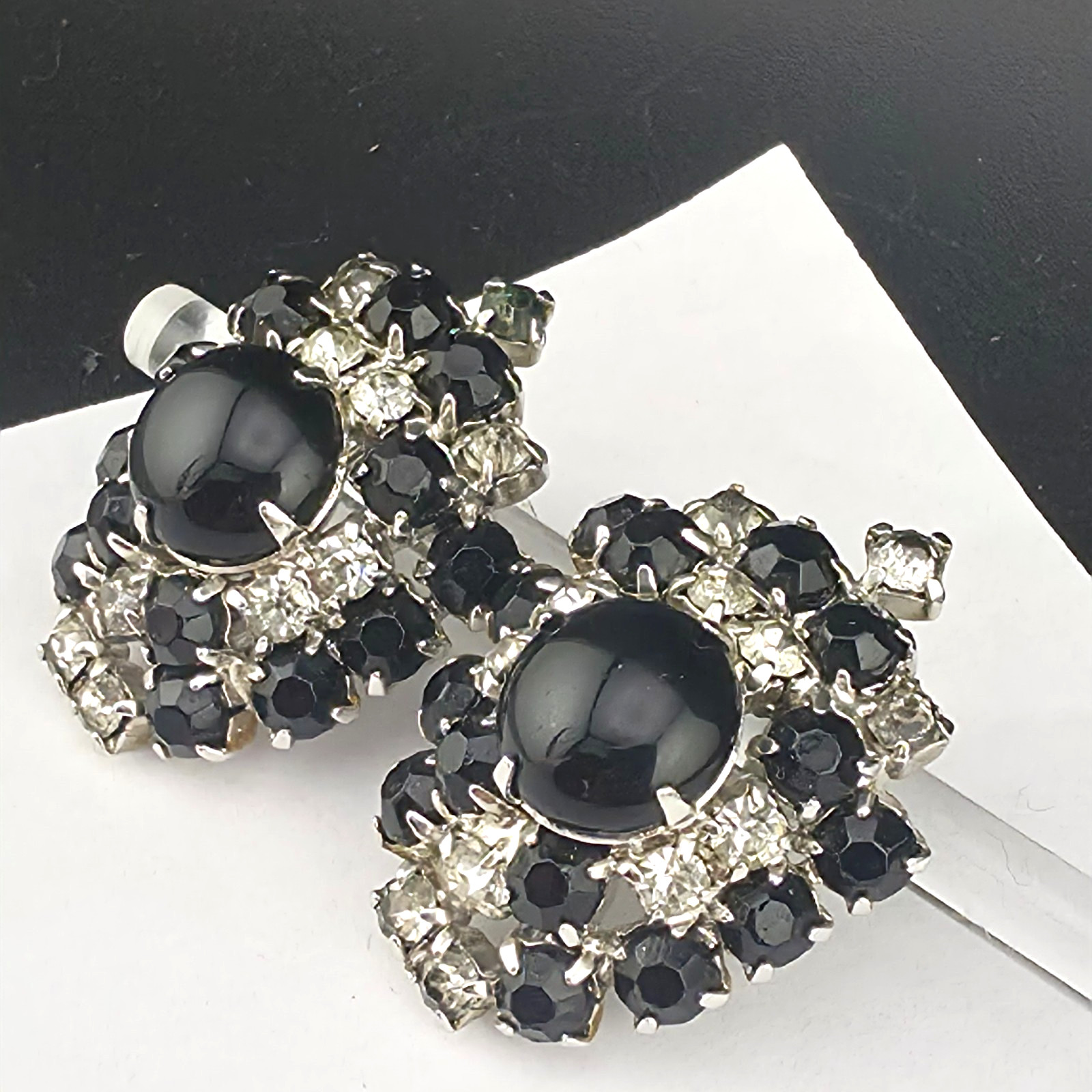 Sparkly Vintage Black White Rhinestone Silver Tone Screw Back Earrings 1.25″