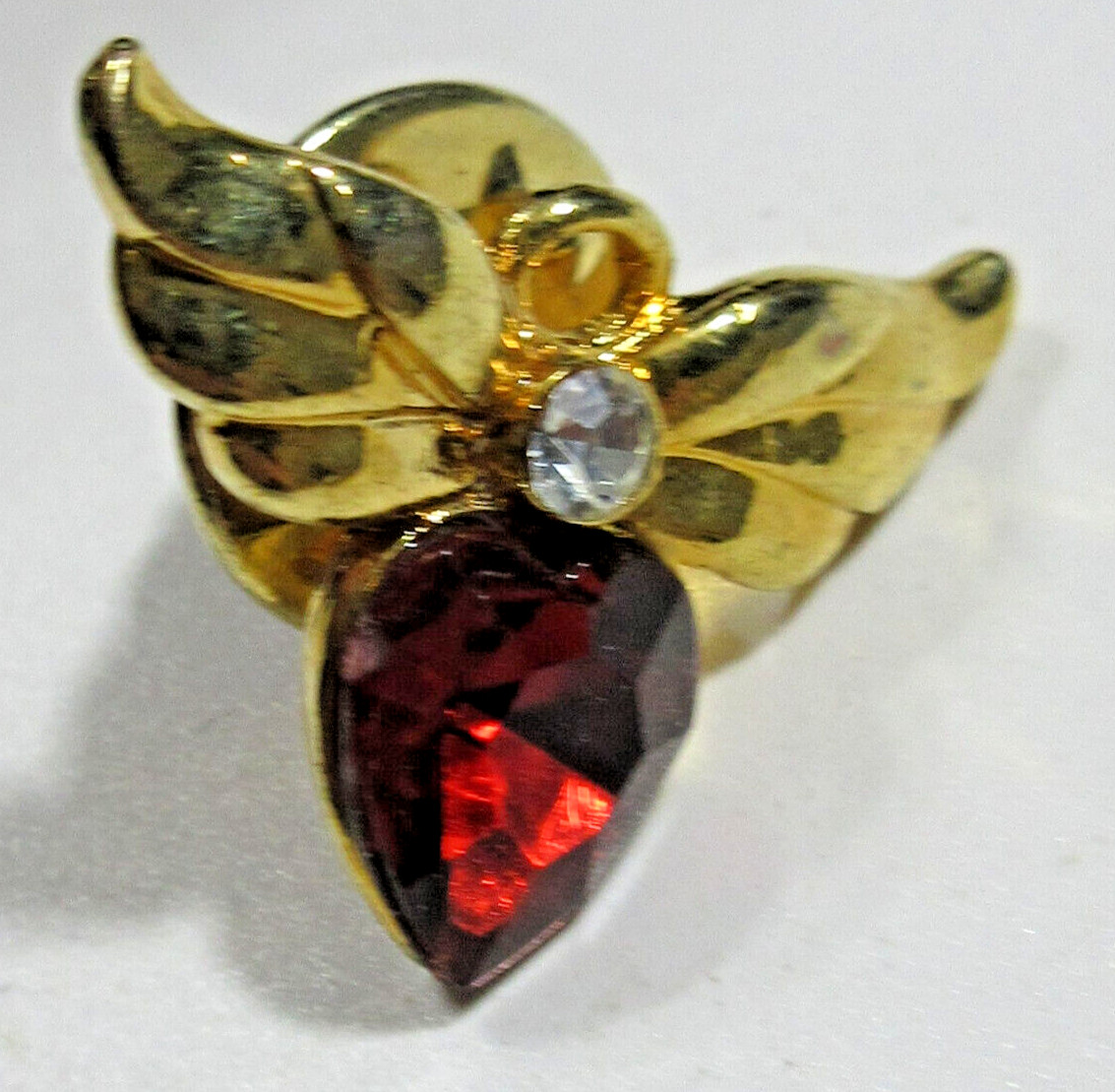 VTG AVON ANGEL WING RED HEART LAPEL TIE TACK PIN Clear Rhinestone gold tone MTL