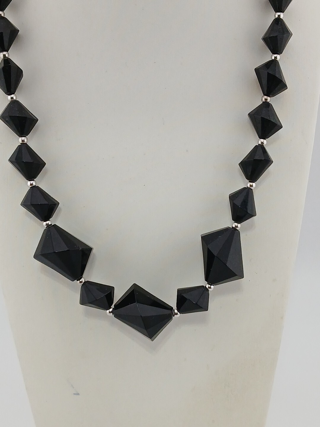 TRIFARI vintage black lucite bicone graduated beads silver tone accents necklace