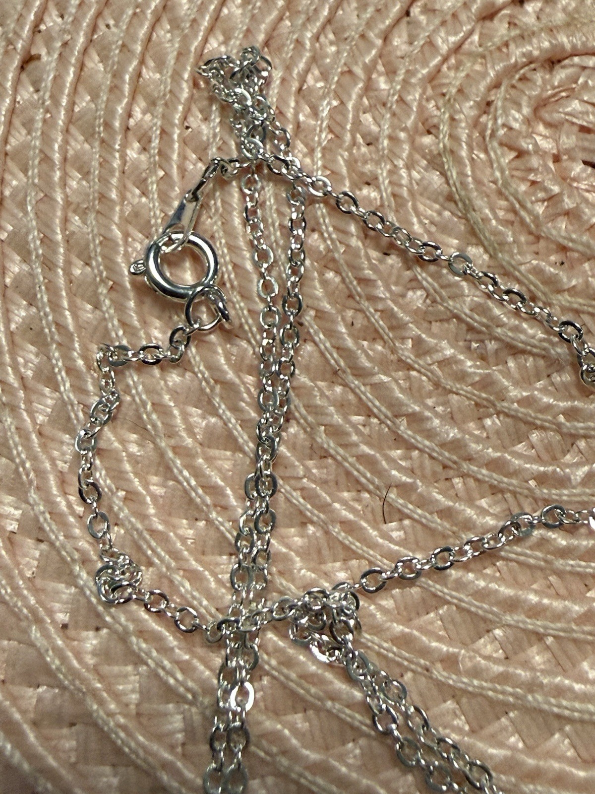 VTG 3/4” MOON ETCHED IN GLASS HEART PENDANT ON 18” SILVERTONE CHAIN