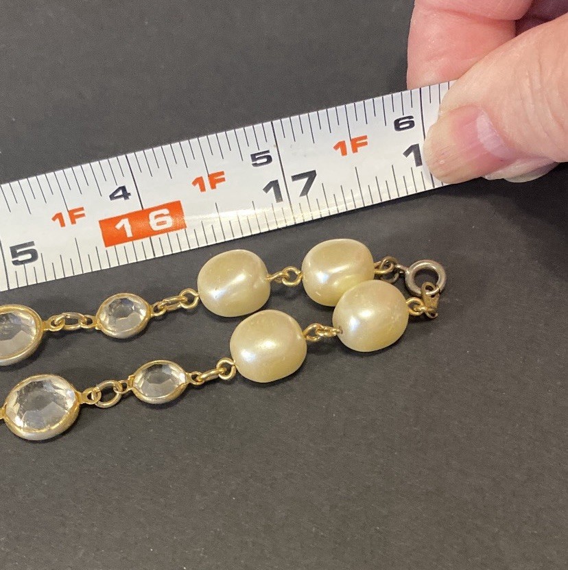 Vintage Gold Tone 34″ Station Necklace With Crystal Bezels And Pearls.