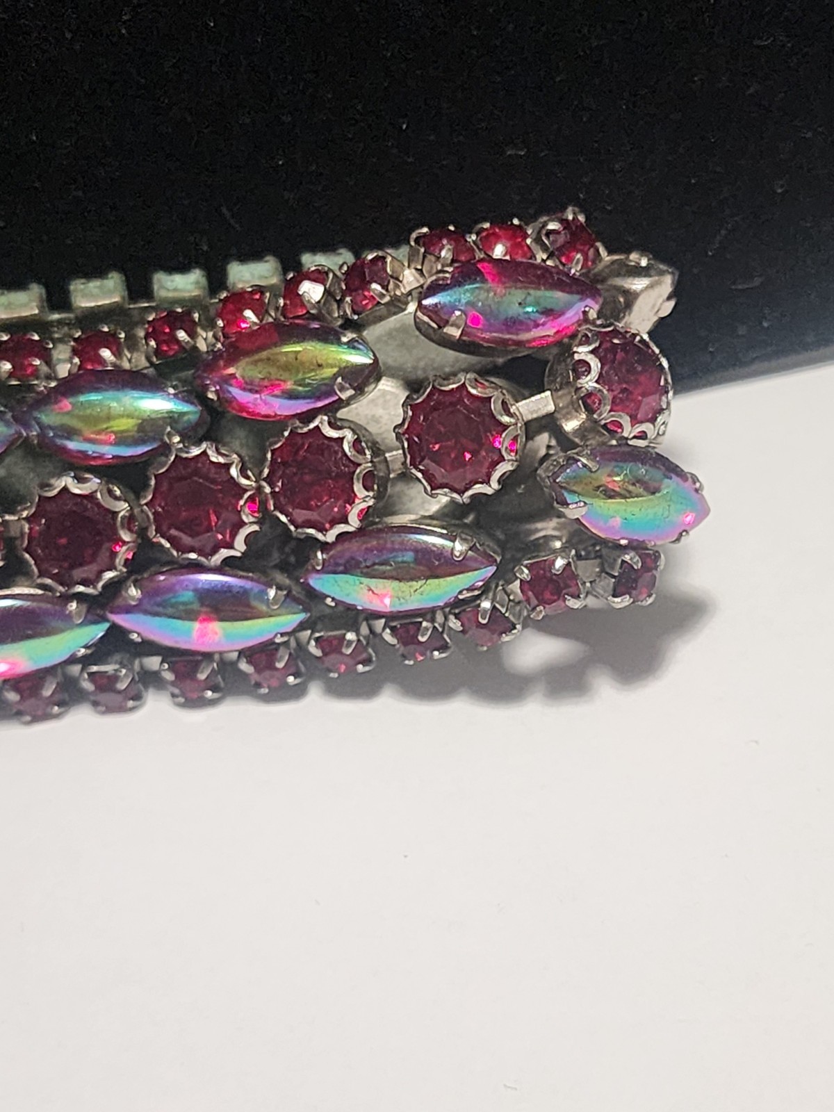 VINTAGE Rhinestones Red cabochons Iridescent aurora Borealis BRACELET Juliana?