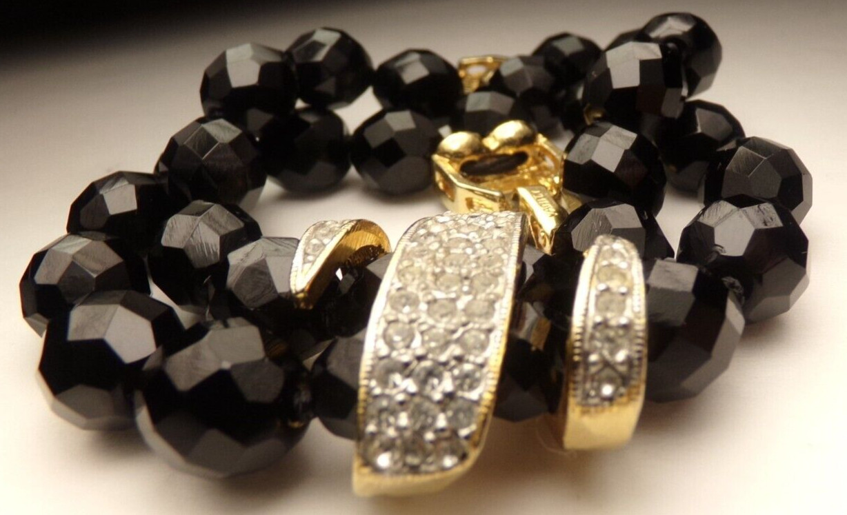 VTG VANITY LARGE CUT BLACK AUSTRIAN CRYSTAL HAND KNOT RHINESTONE BRACELET 7 5/8″