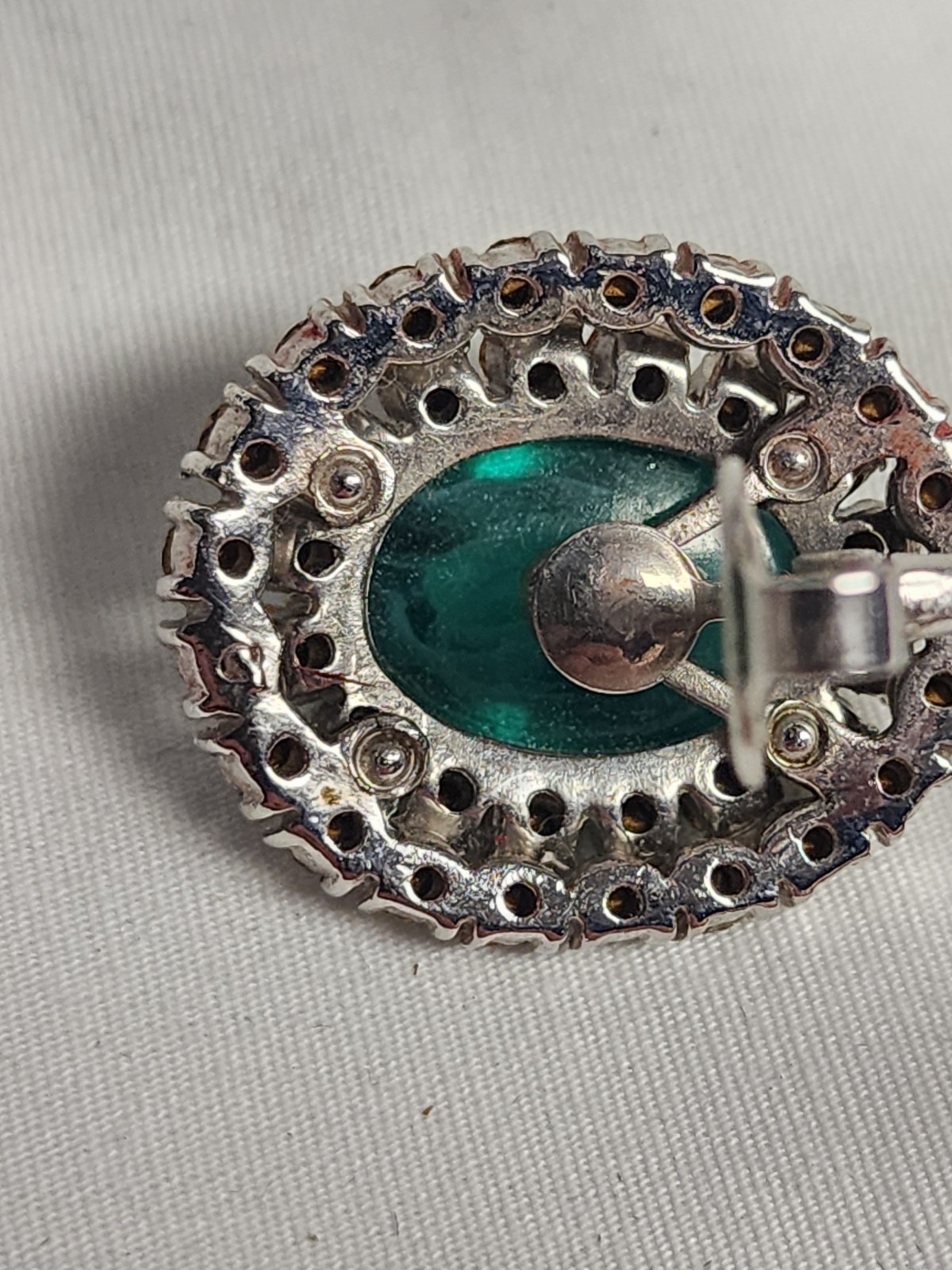 vtg Trifari SilverTone Rhinestones& Green faux emerald Cabochon ClipOn earrings