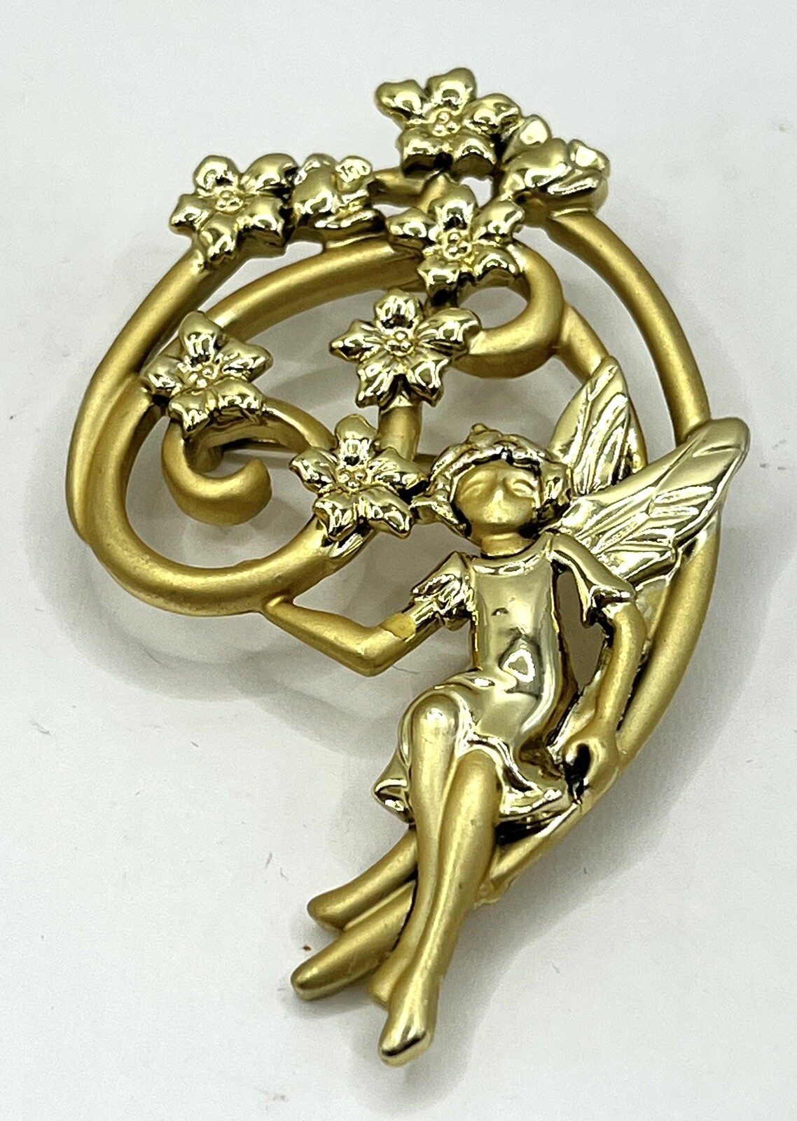 Vintage DANECRAFT Brushed & Shiny Goldtone PIXIE FAIRY Brooch WHIMSICAL