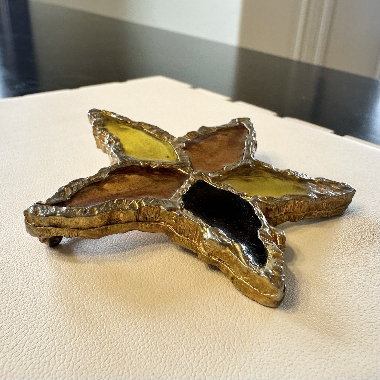 Vintage Lester Joy Star Brutalist Resin Brooch Pin Orange Yellow Gold-Tone