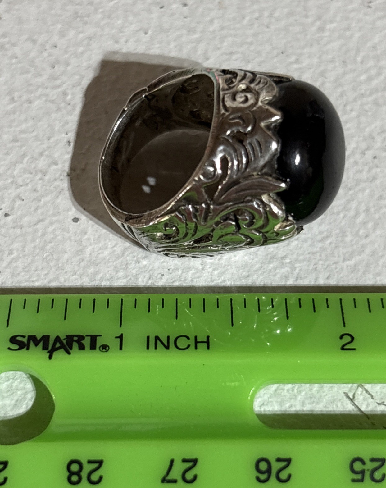 Vintage Silver‑Tone Ring with Black Onyx‑Style Cabochon Scrollwork Design