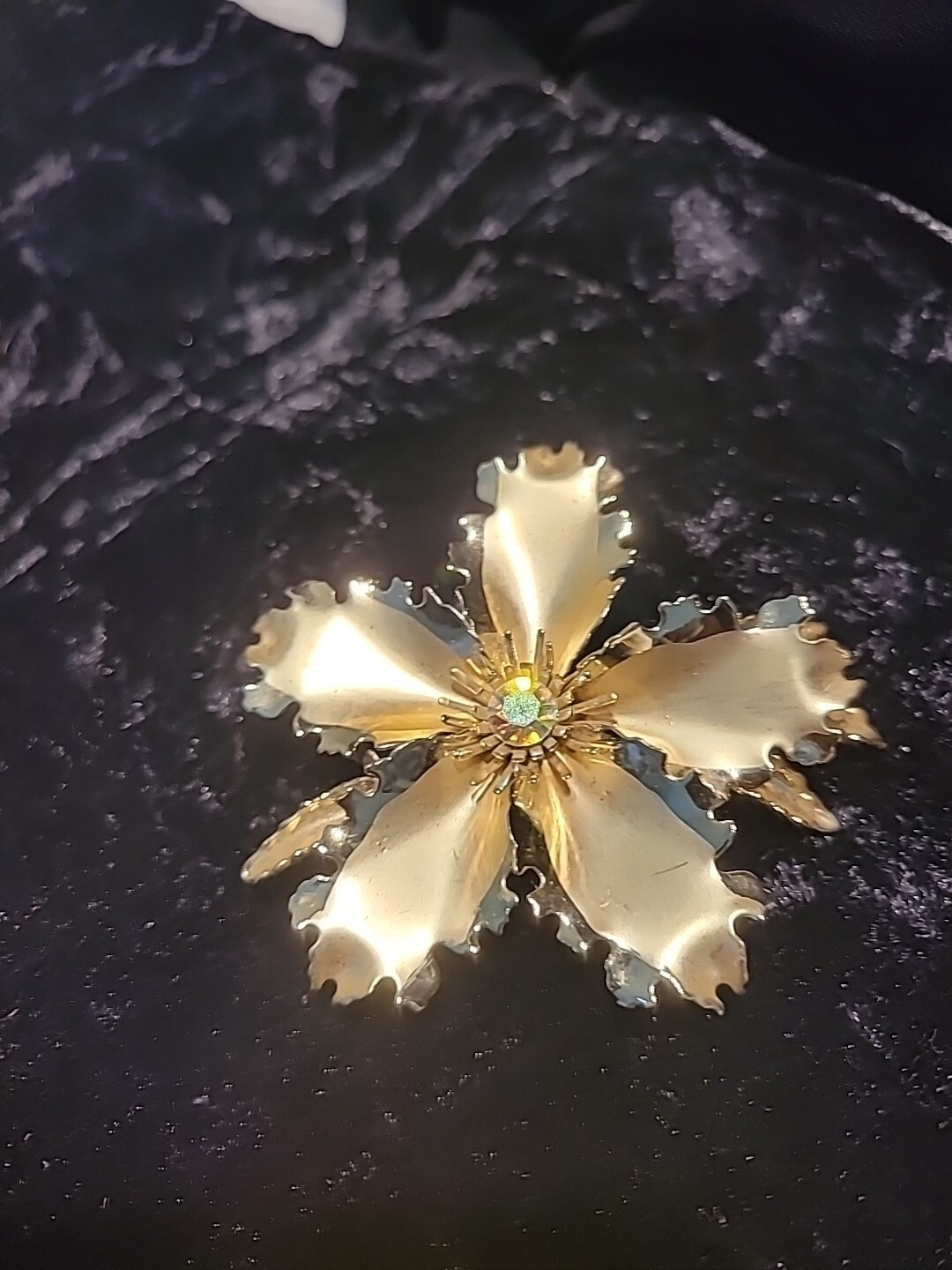Vintage Womens Brooch Pin Ruffled Flower Jewelry Costume