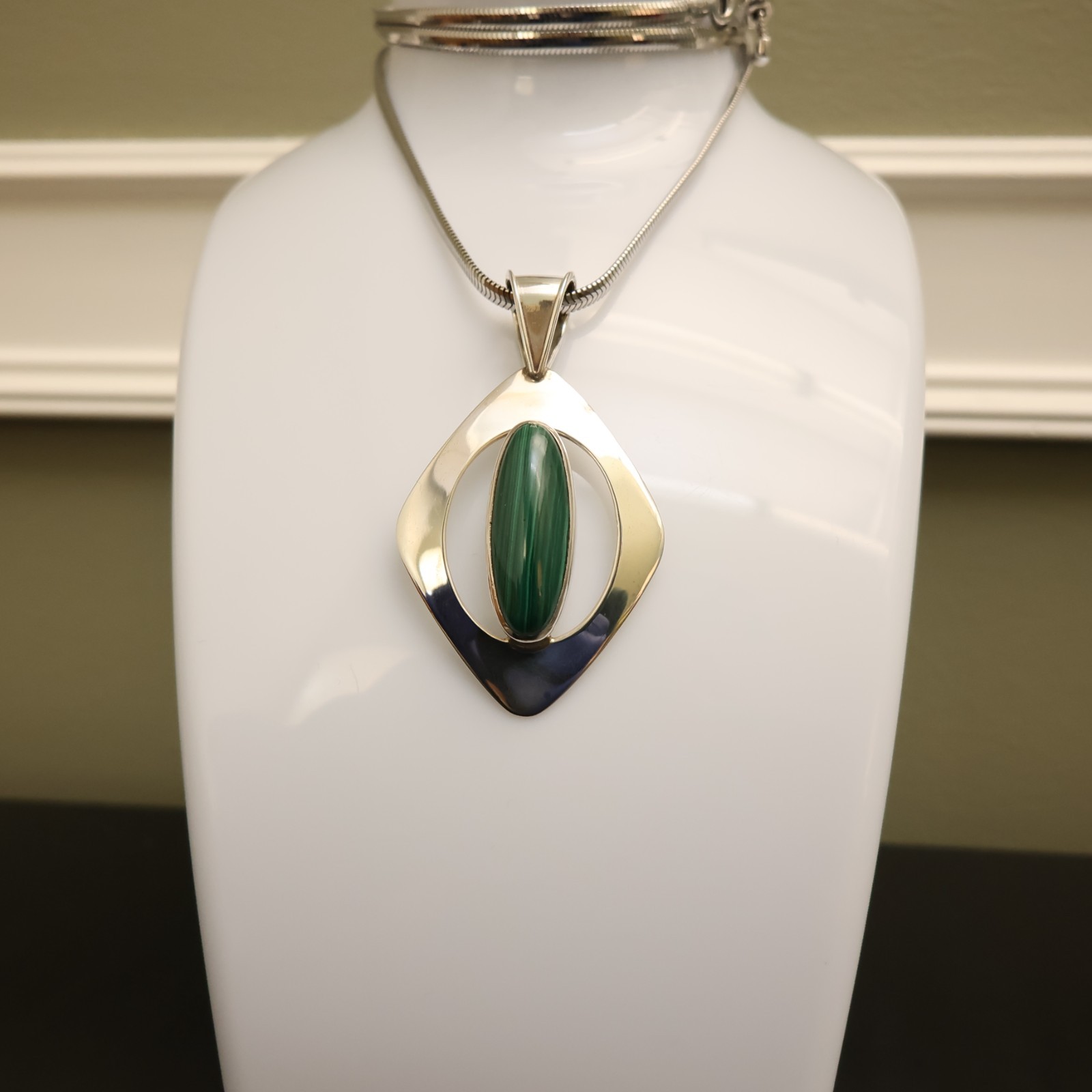 Dominique Dinouart pendant DDD malachite Milor 925 sterling silver omega chain