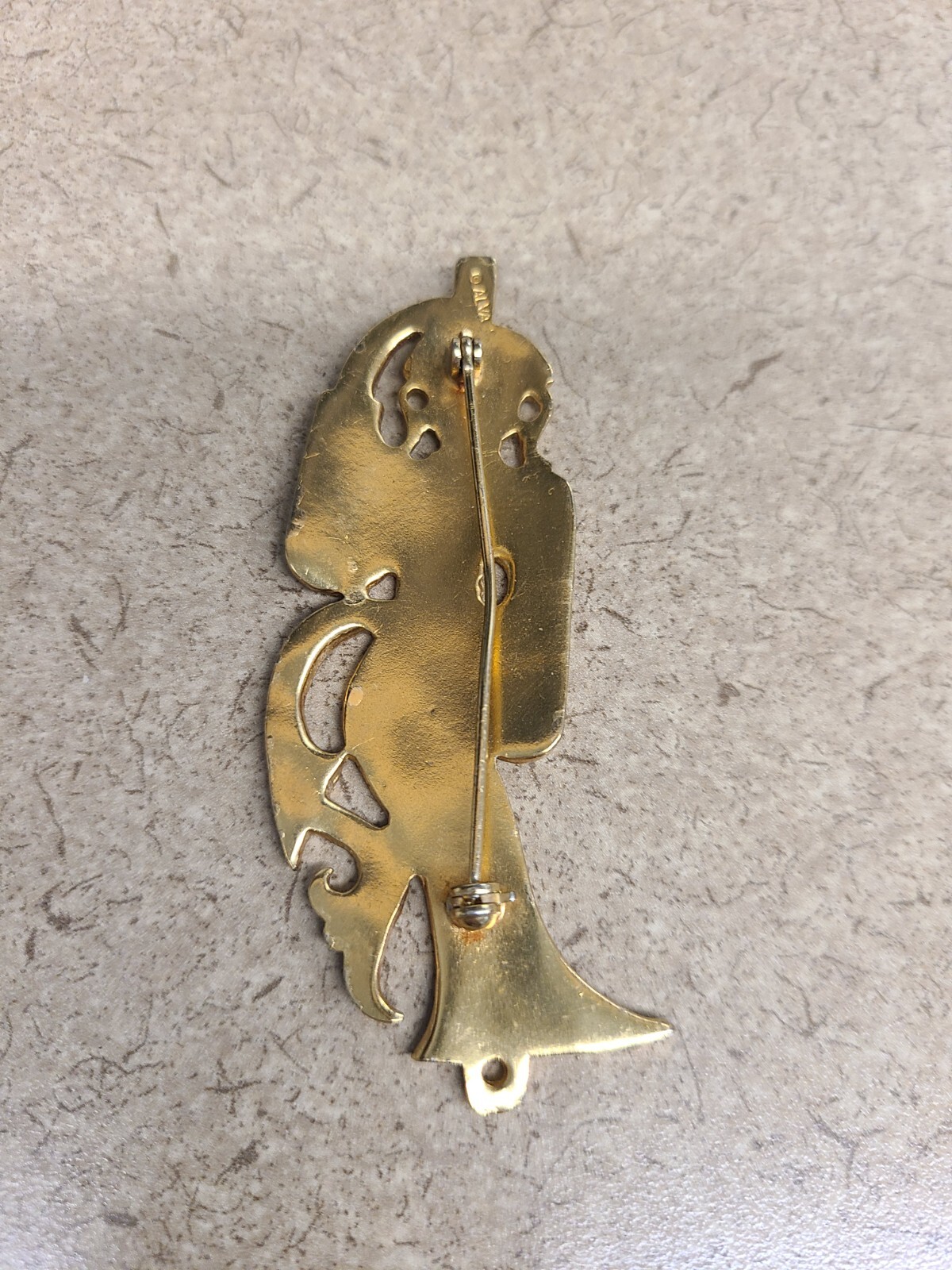 Gold Tone Brooch Signed Alva 3″