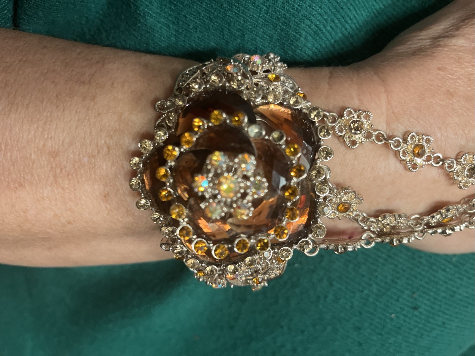 Vintage Floral Bracelet Ring Hand Chain Jewelry