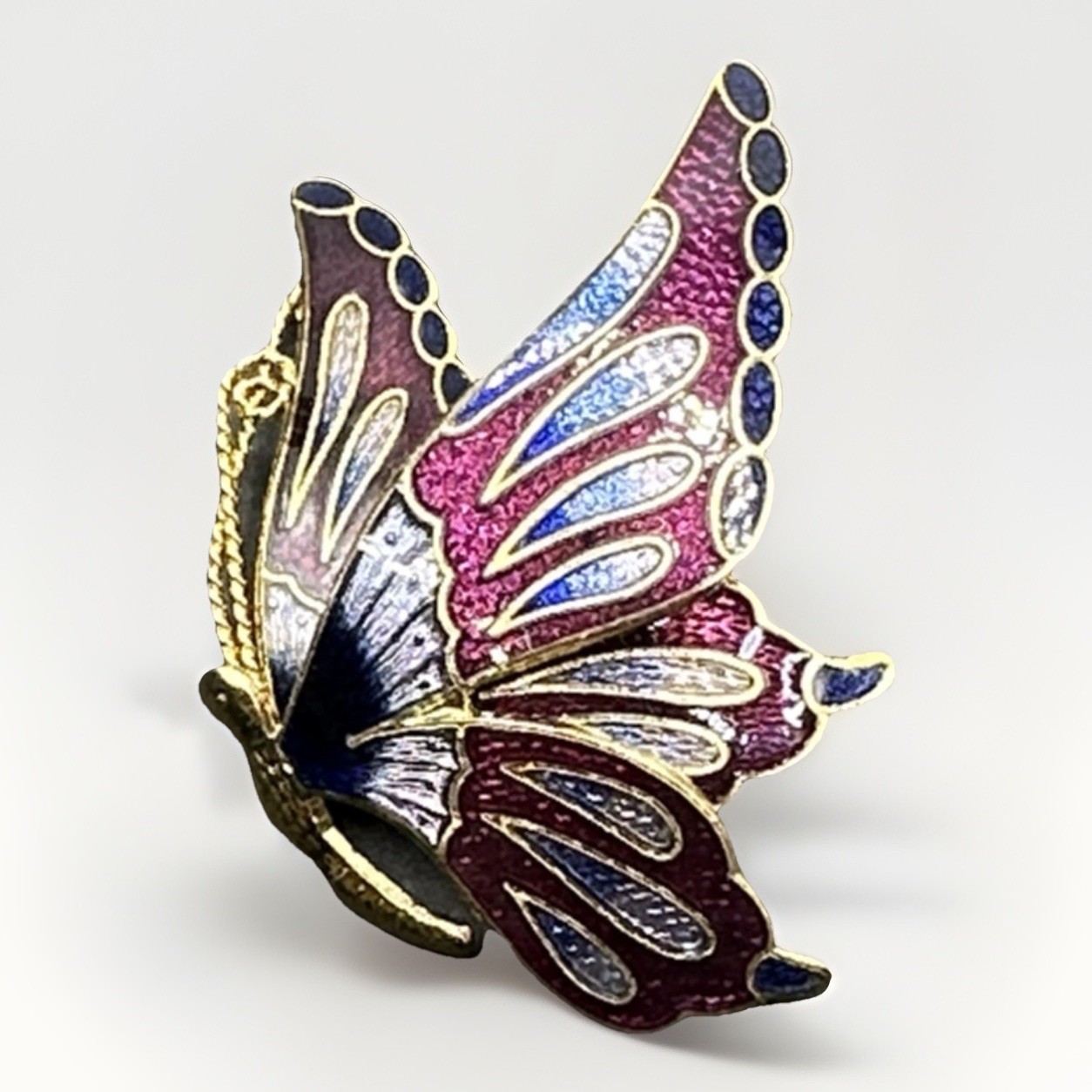 Vintage Butterfly Fish & Crown Brooch Pin J44H