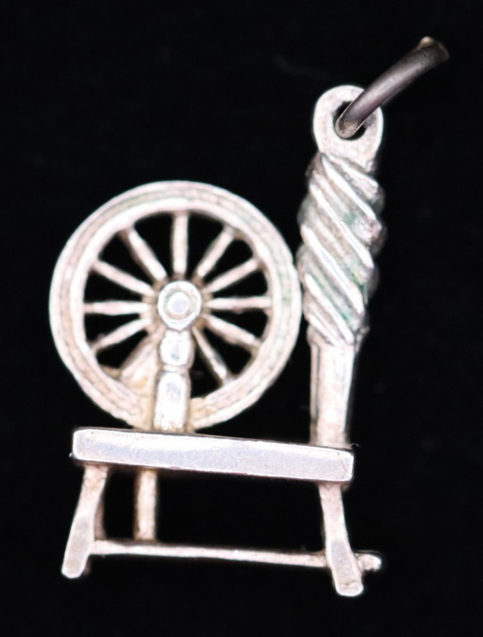 Vintage Sterling Silver Knitting Wool Spinning Wheel Bracelet Charm Pendant 925E
