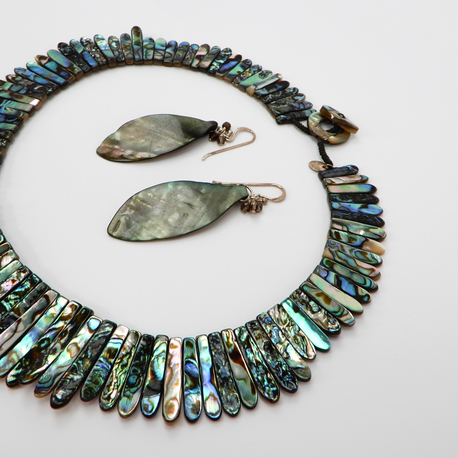 SAJEN Abalone Mother-of-Pearl MOP Necklace Reversible Choker Graduated Spike Bib