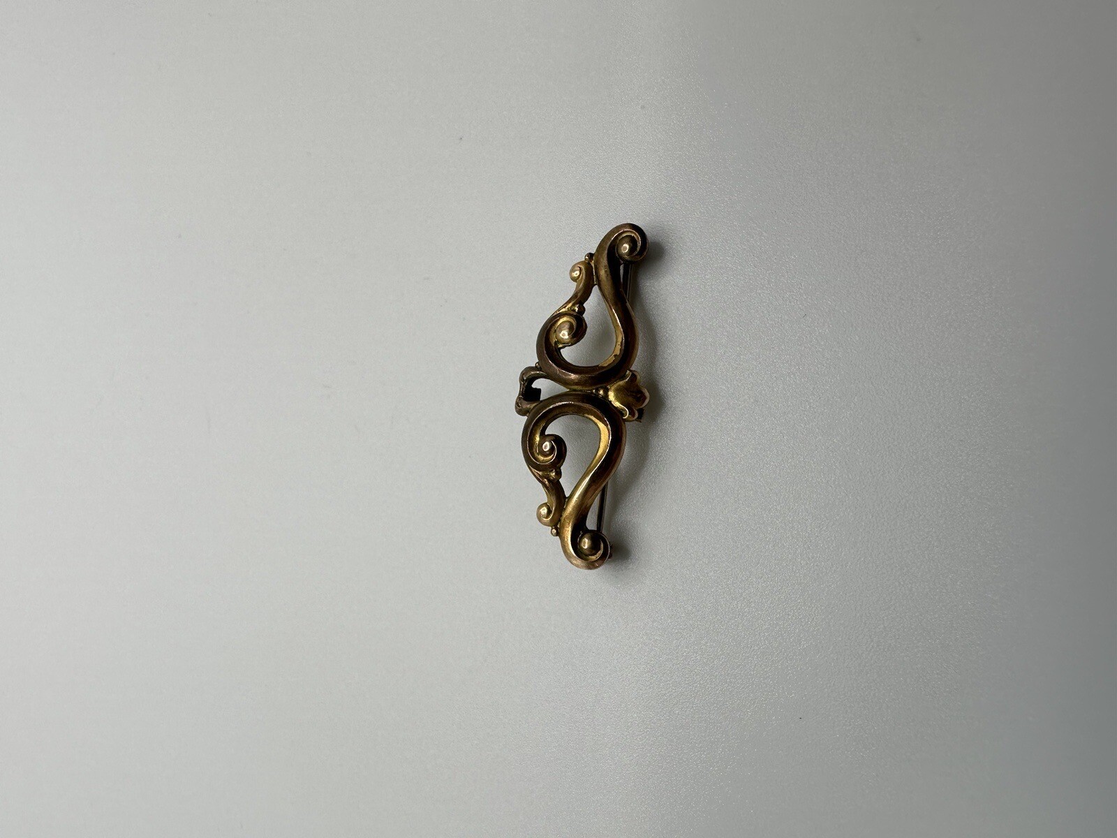 Vintage Gold Plate Ornate Victorian Style Brooch 3.5cm JB4