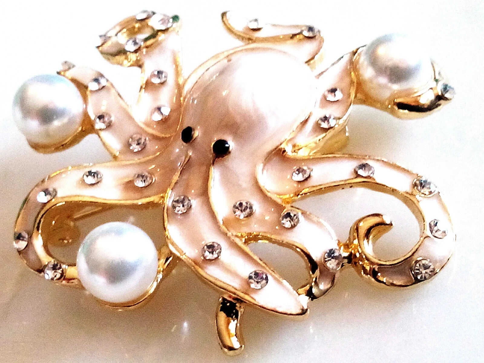 ENAMELED OCTOPUS BROOCH/PENDANT!White Enameled, Clear Crystals, Imitation Pearls