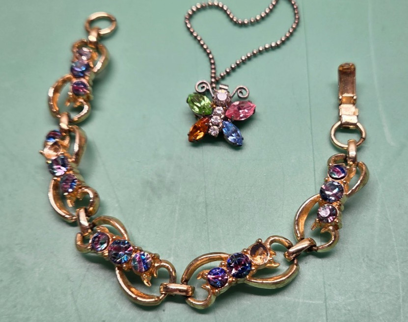 Vintage Costume Jewelry Lot Earrings Necklaces Bracelets Avon