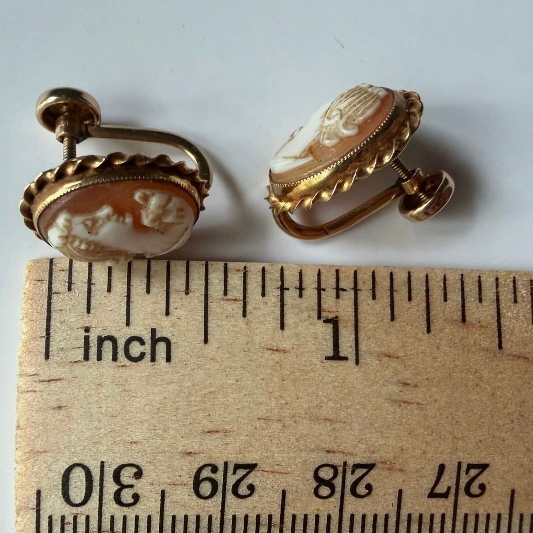 Vintage 10K Gold Cameo Screw Back Earrings Classical Lady Portrait Estate BDA