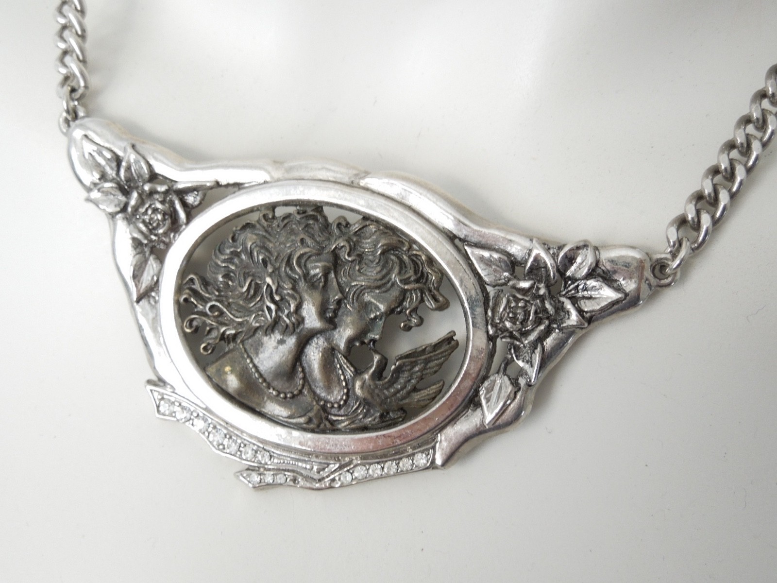 Art Nouveau Necklace Relief Medallion 37.9 G/Length 40.5-45 Cm