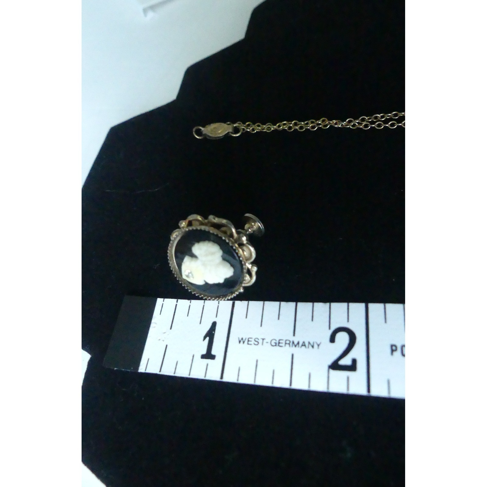 Vtg Cameo Necklace and Screw Back Earrings Set Gold Tone Black Rhinestone 3pc