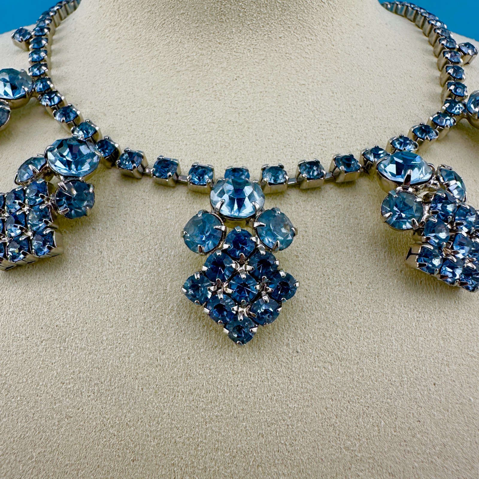 Vintage Blue Rhinestone Collar Necklace Prong Set Cup Chain Cluster Drops 14″