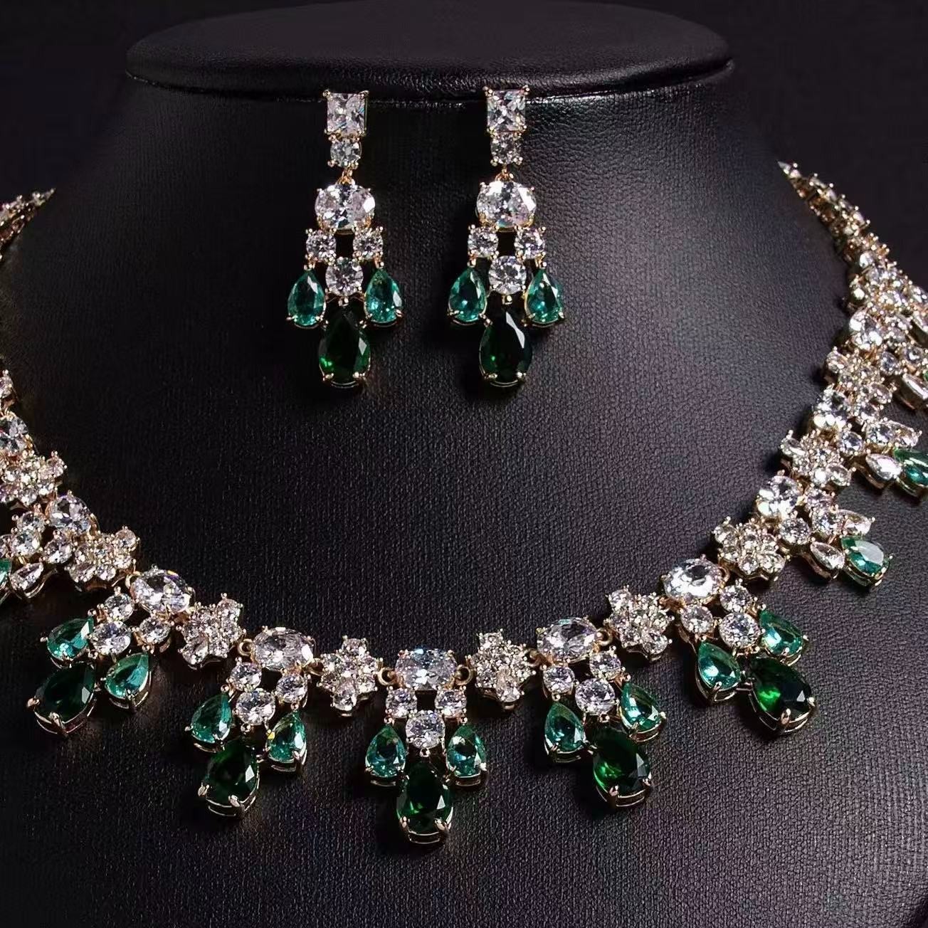Vintage Emerald Green Crystal Necklace Earrings Set Gold Tone Estate