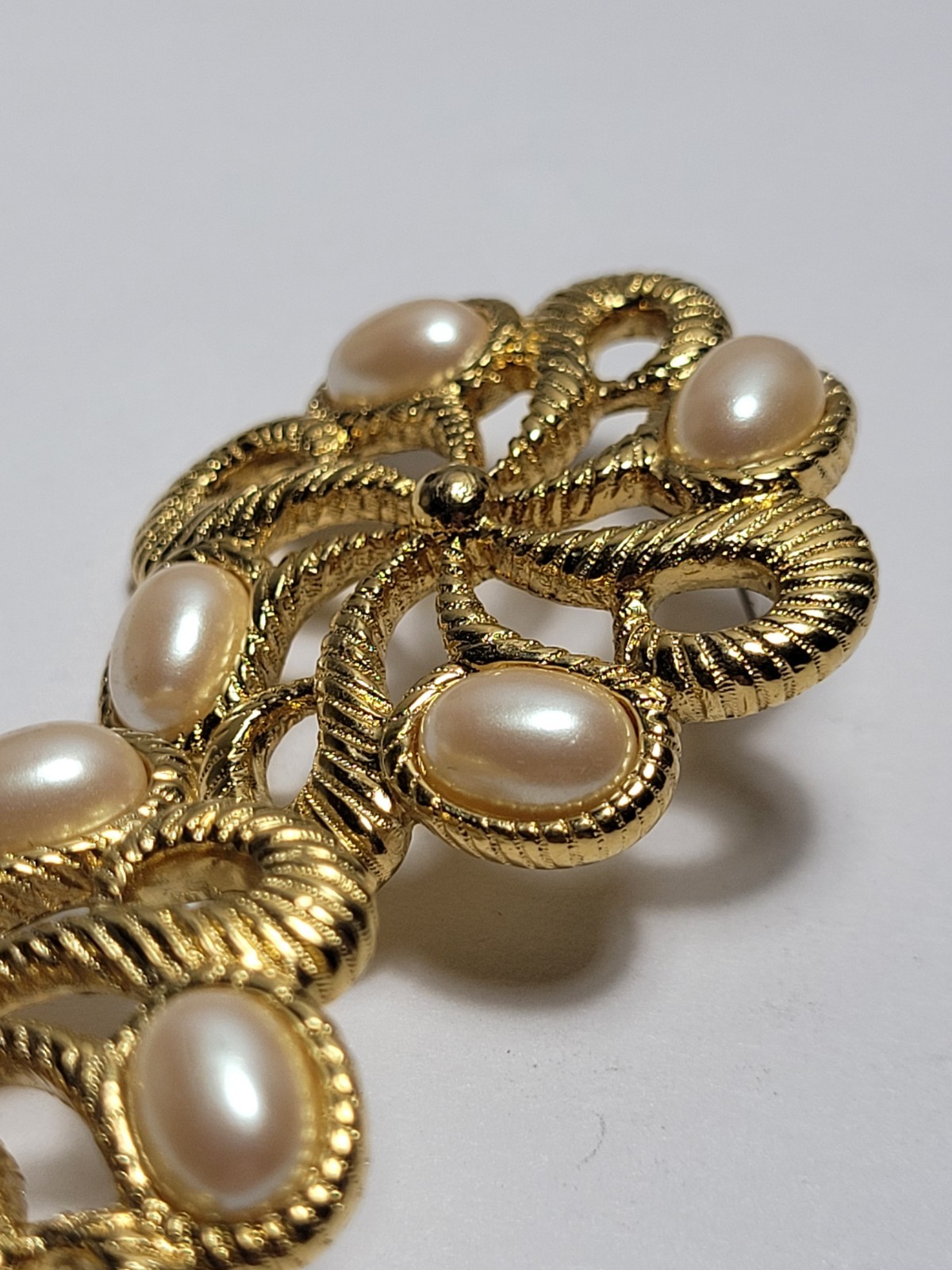 Vintage Yellow Gold-tone Faux Pearl Clip-On Earrings Fashion Costume Jewelry