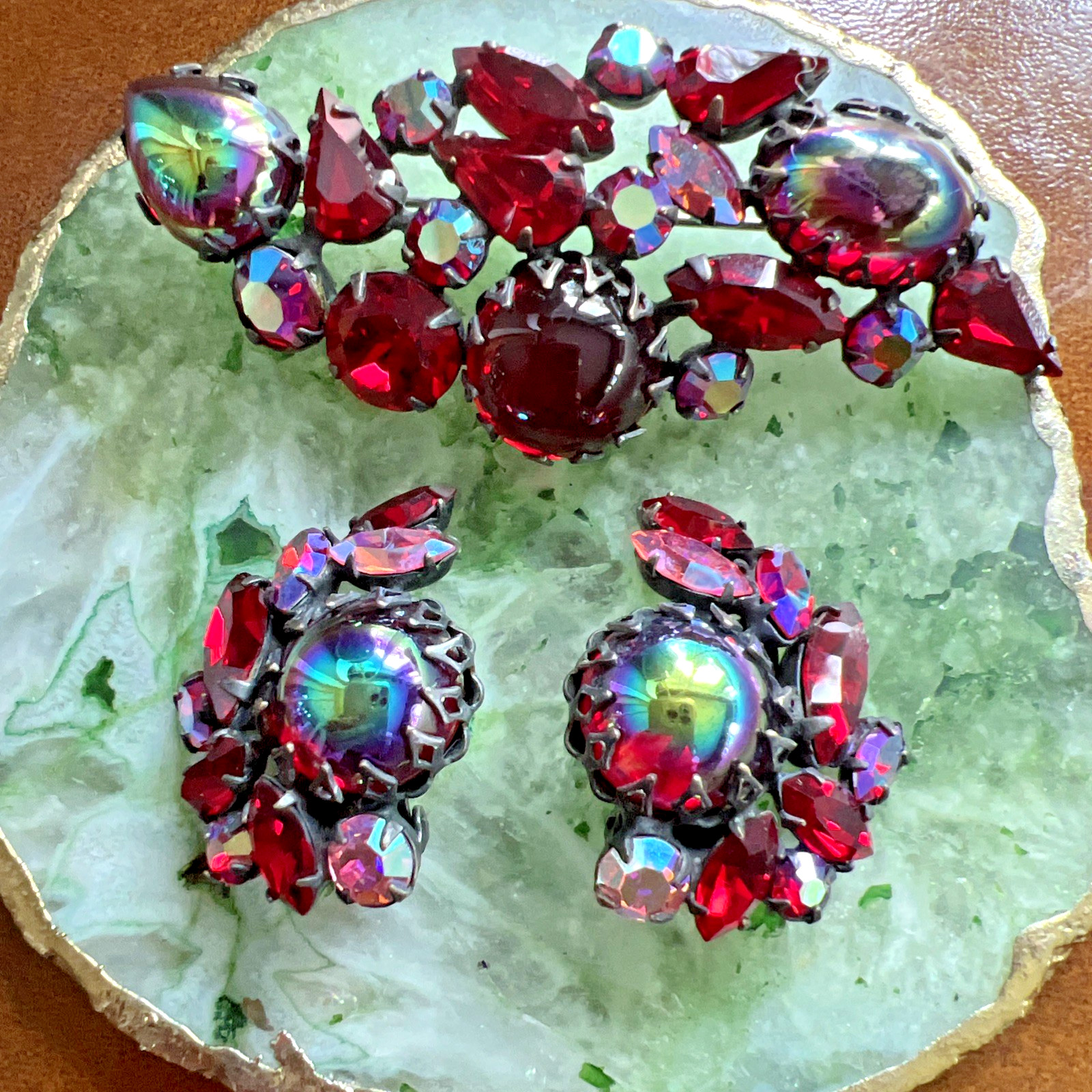 VTG. REGENCY RED & AURORA BOREALIS CABOCHON and RHINESTONE BROOCH & EARRING SET