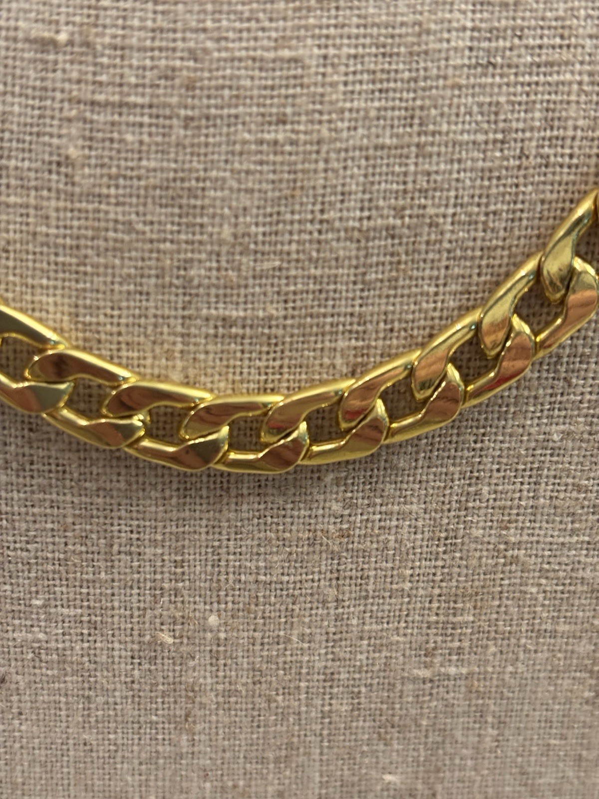 Vtg Gold Plate Curb Link Chunky Chain Necklace 20 1/2 Inch Lobster Claw Clasp