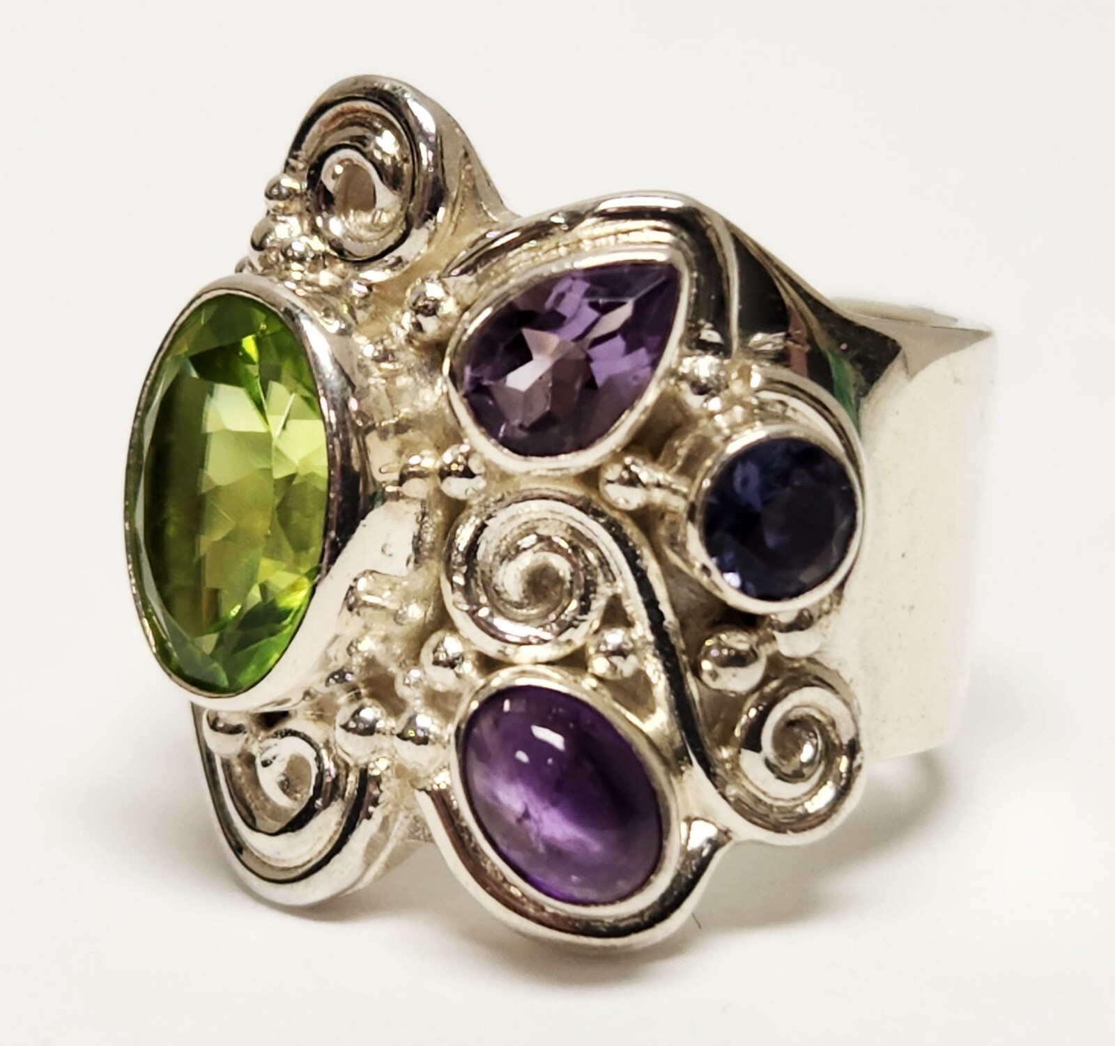 Sajen Bezel Set Peridot Iolite Amethyst 925 Sterling Silver Ring US size 5