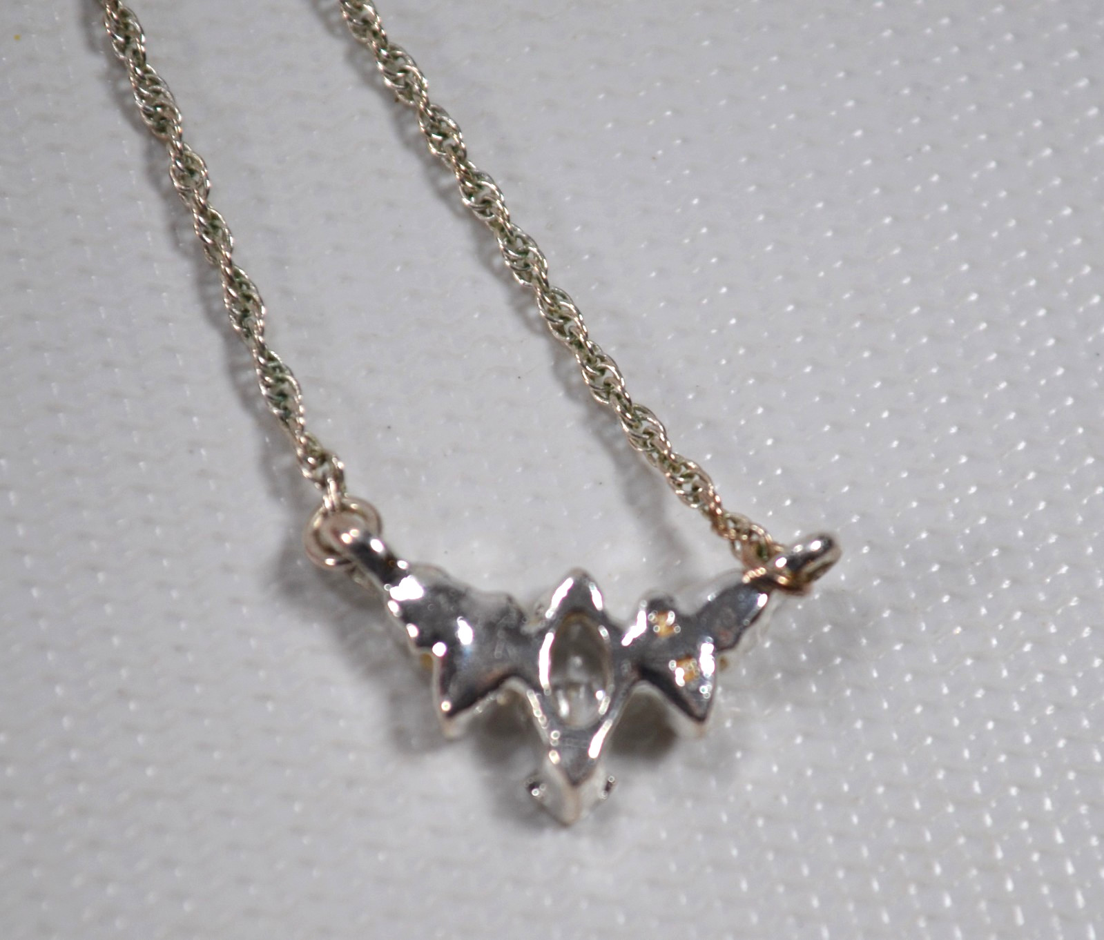 Silver Tone Necklace Clear Rhinestone Pendant Beautiful 19″