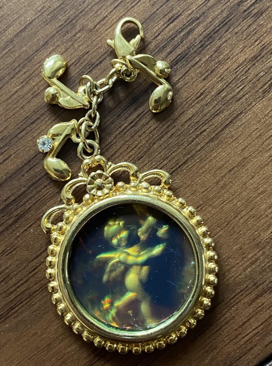 Vtg. Kirks Folly Symphony of Angels Cherub Lenticular Hologram Charm Pendant