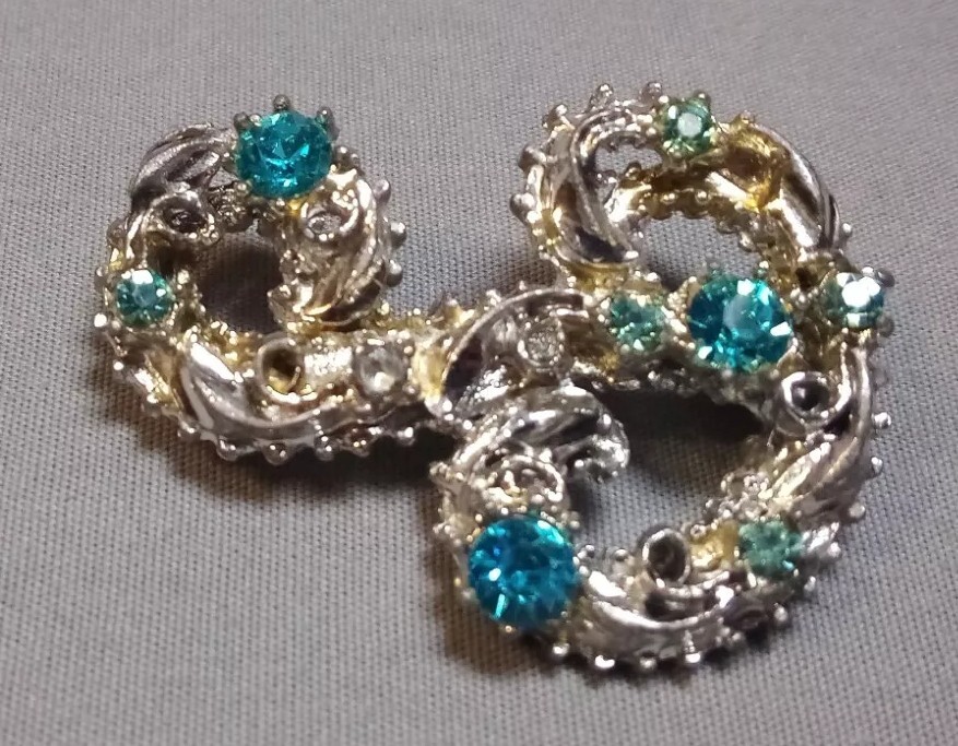 Vintage Silver Tone Metal Aqua Rhinestone Letter Monogram Initial “P” Brooch Pin