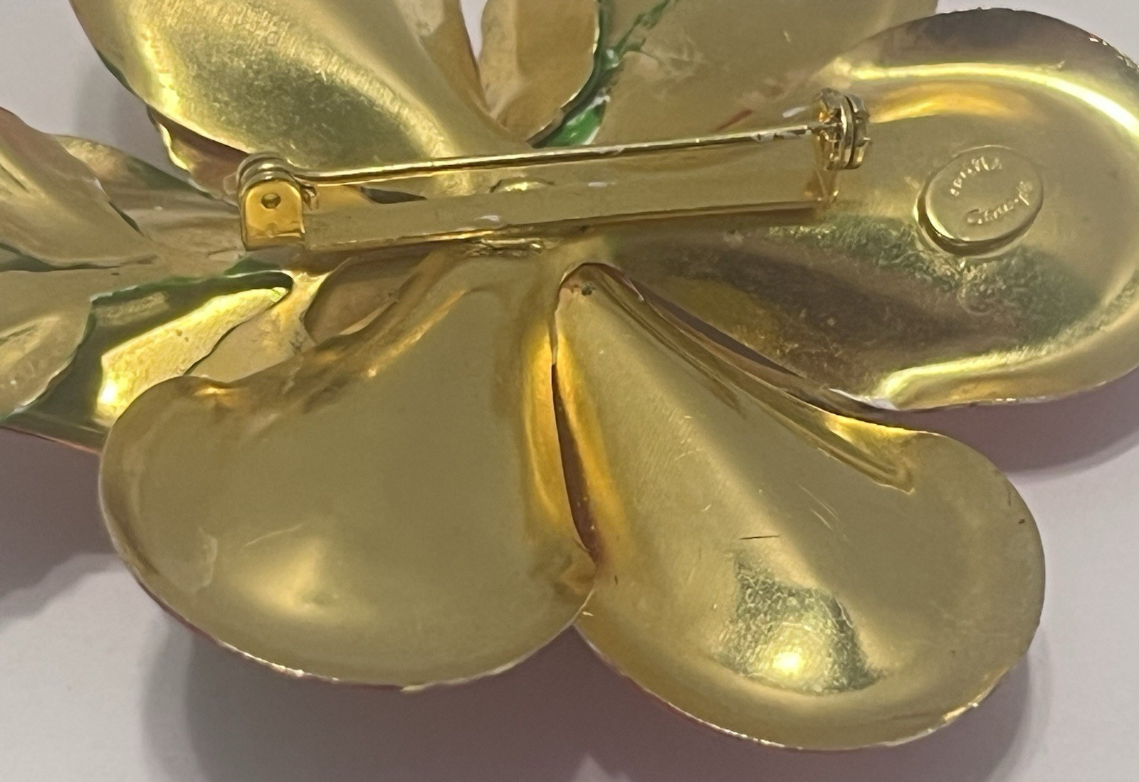 Vtg Hattie Carnegie Enamel Flower Brooch W/ 3D Pink Petals And Green Pistils