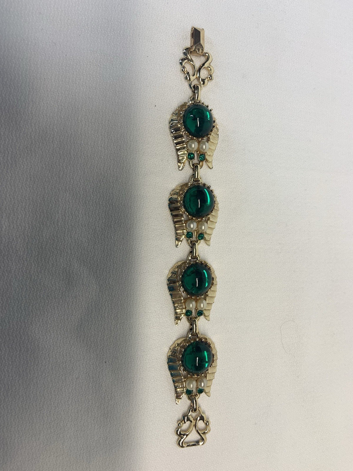 Sarah Cov.Bracelet W/Green Glass cabochon stones&small faux pearls, Goldtone,60s